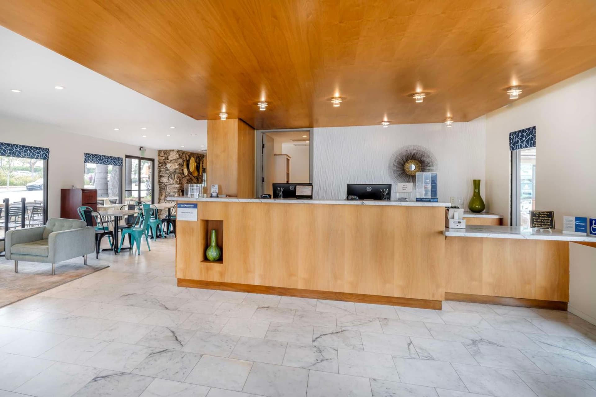 Best Western At Ventura Pier property views in Ventura, CA — gallery photo 3