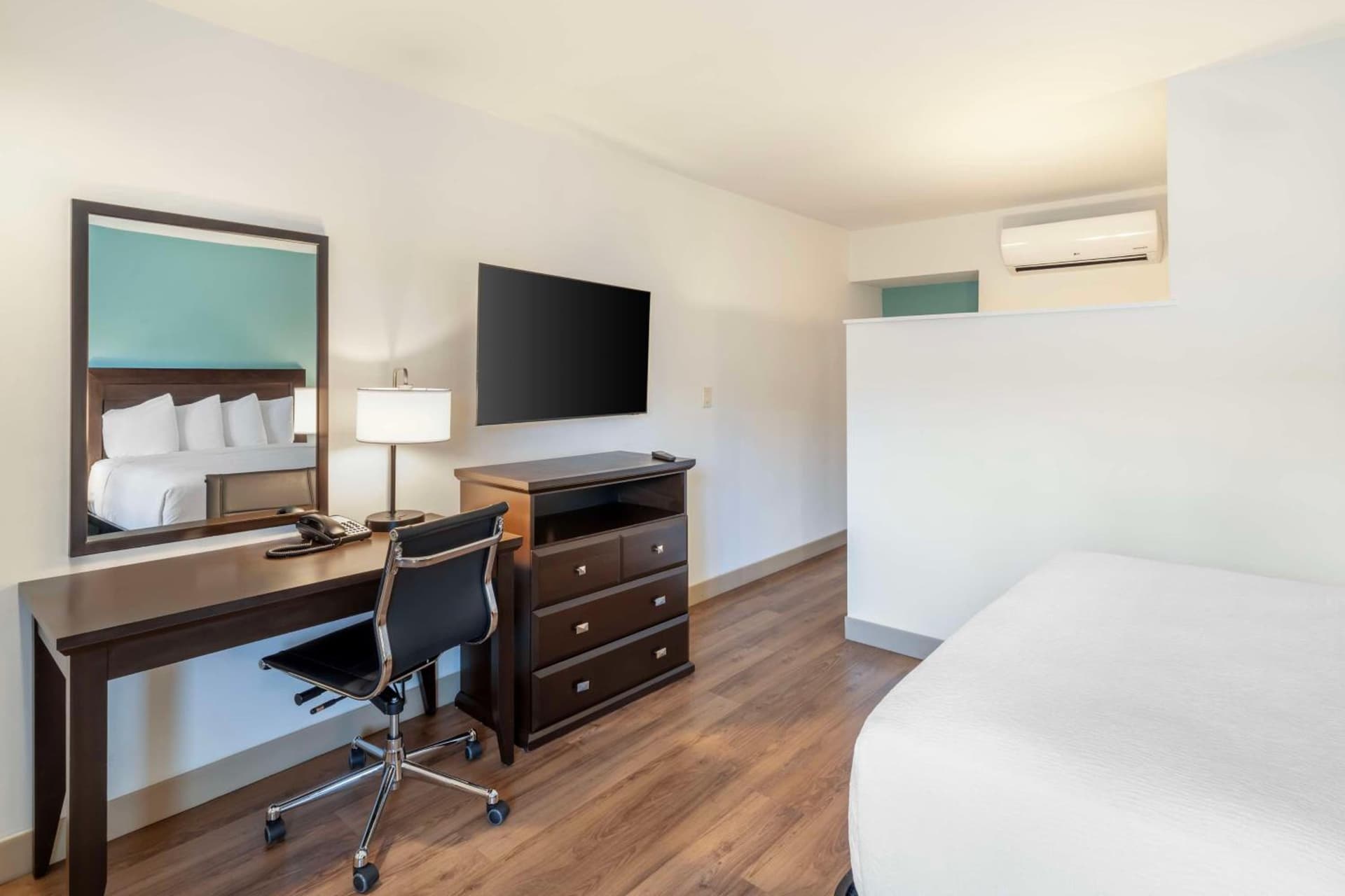 Best Western At Ventura Pier gallery photo in Ventura, CA — image 7