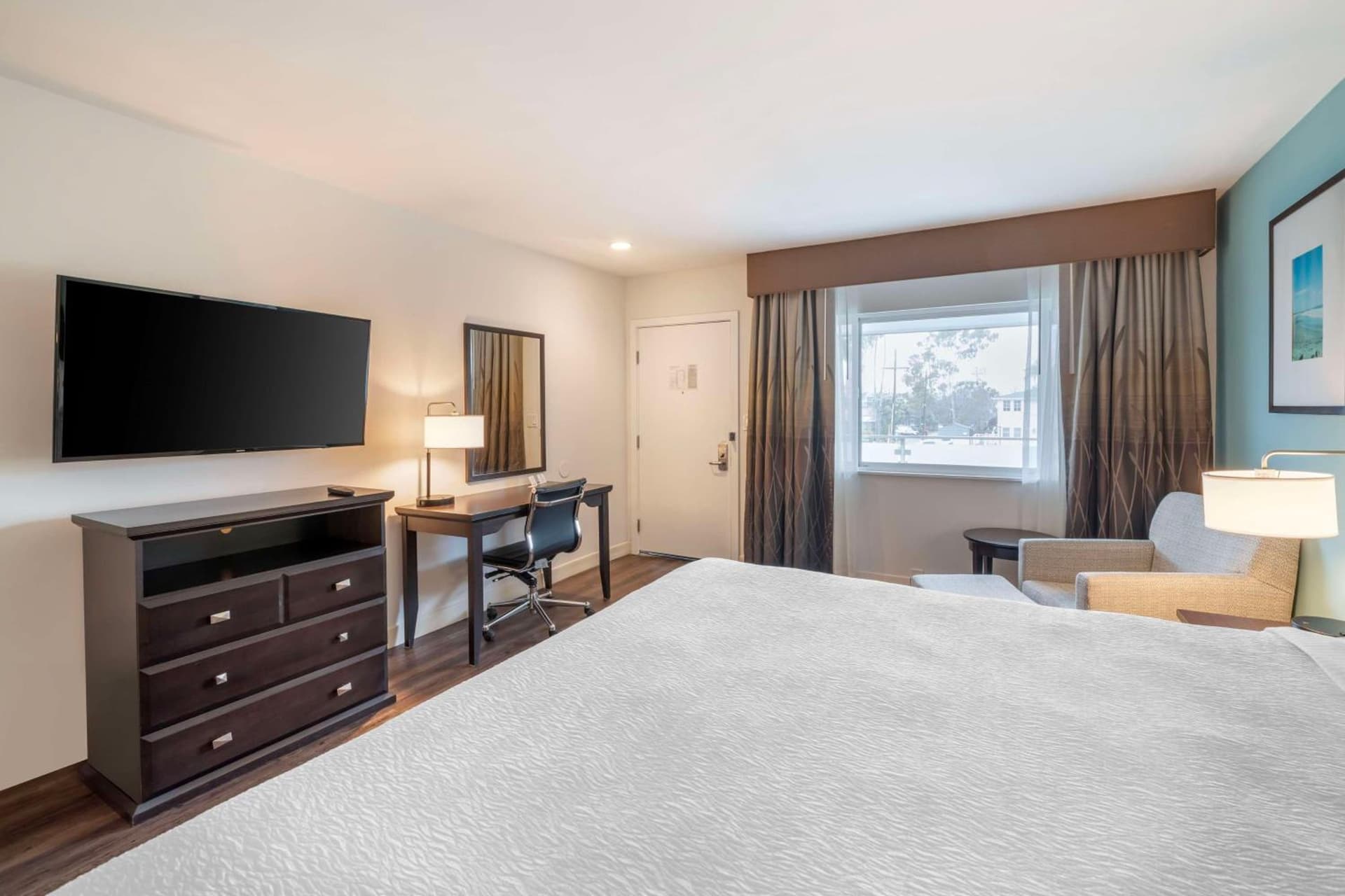 Best Western At Ventura Pier interior in Ventura, CA — gallery photo 2