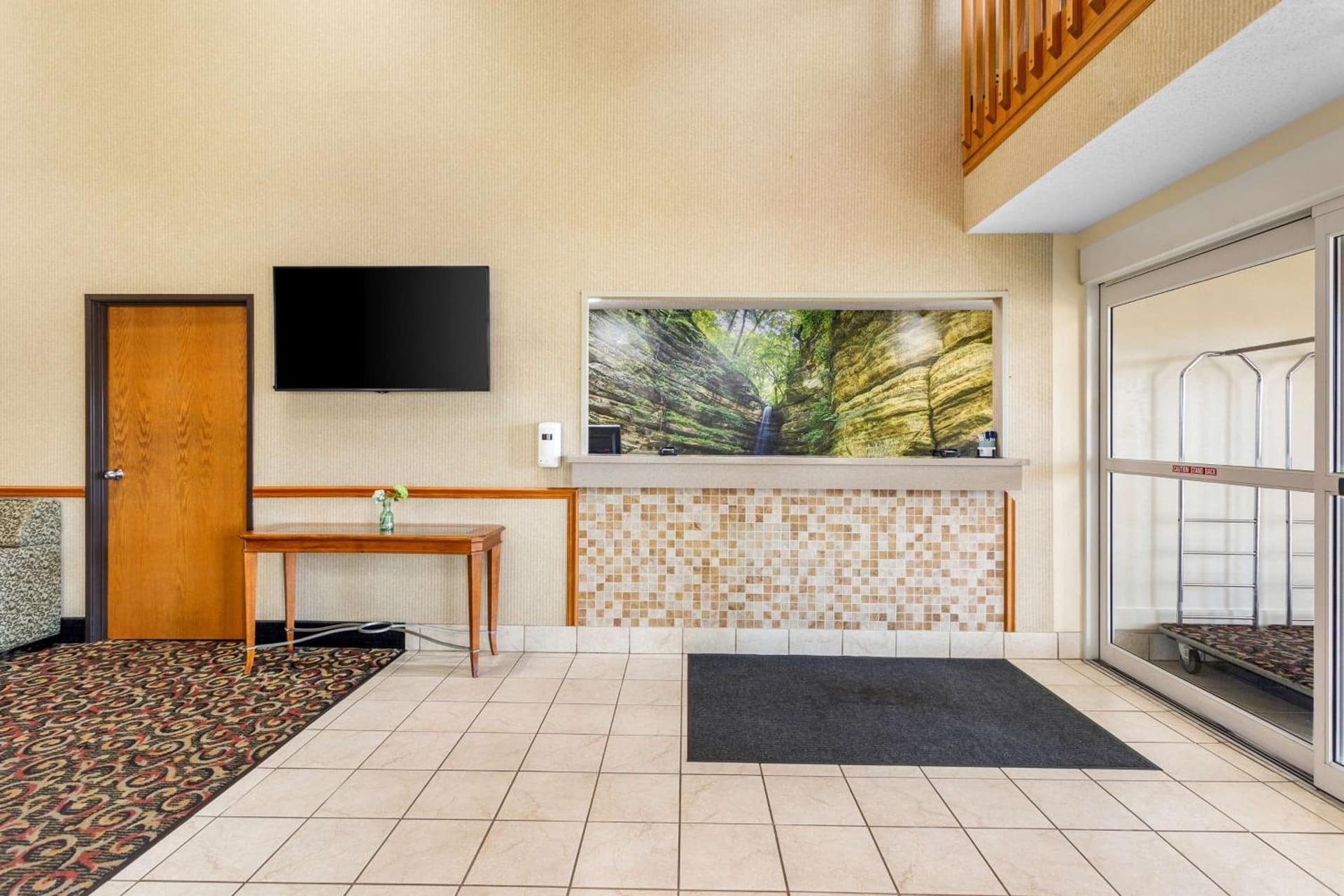 Best Western Oglesby Inn property views in Oglesby, IL — gallery photo 3