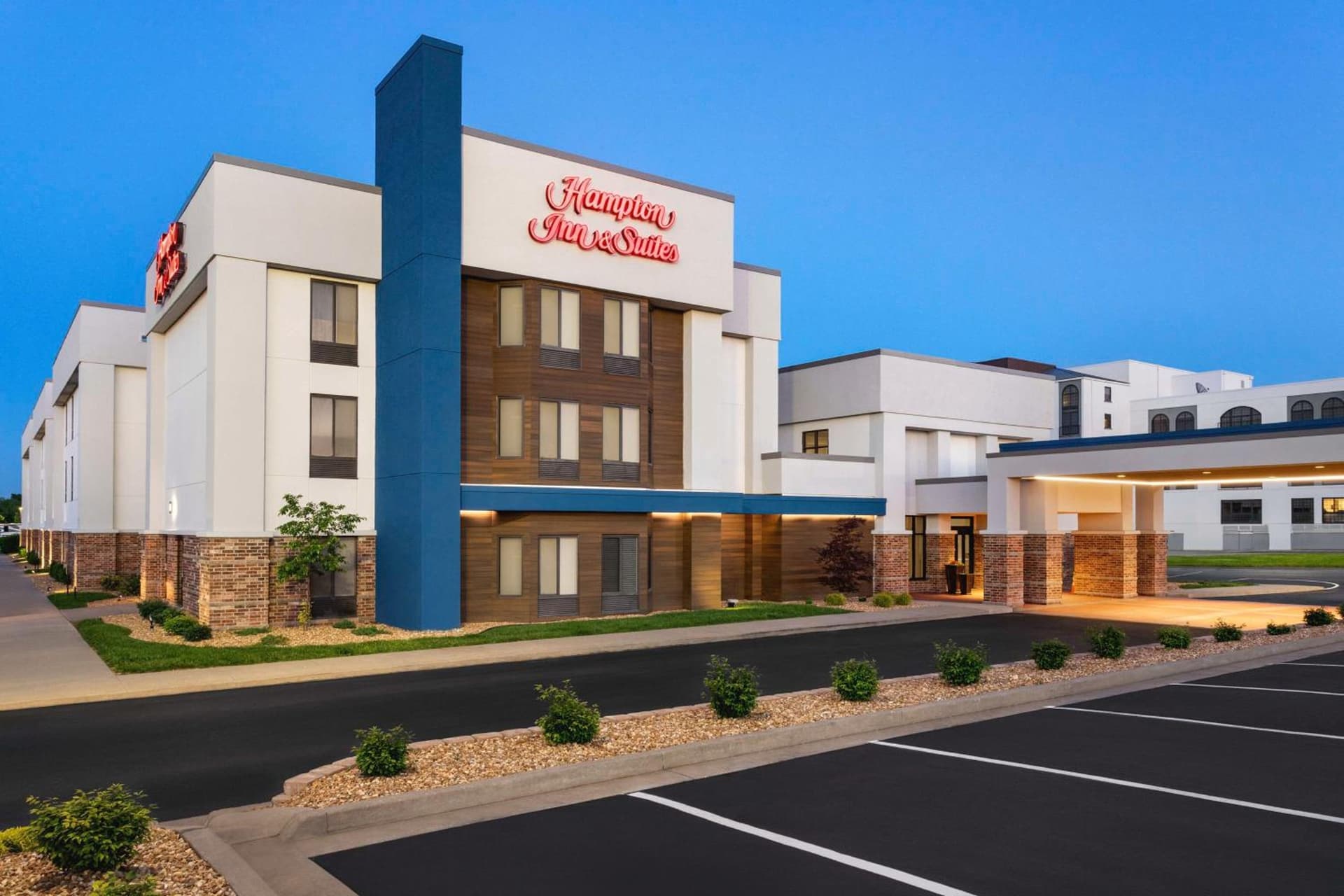 Hampton Inn & Suites Springfield property views in Springfield, MO — gallery photo 3