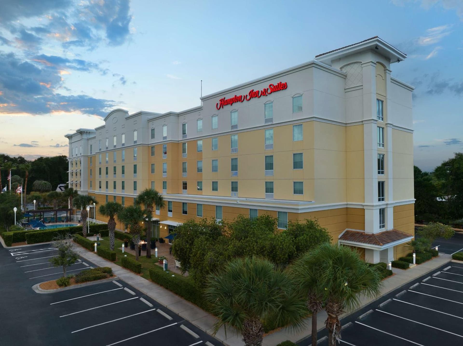 Hampton Inn & Suites Orlando North Altamonte Springs — hotel in Lake Mary, Florida