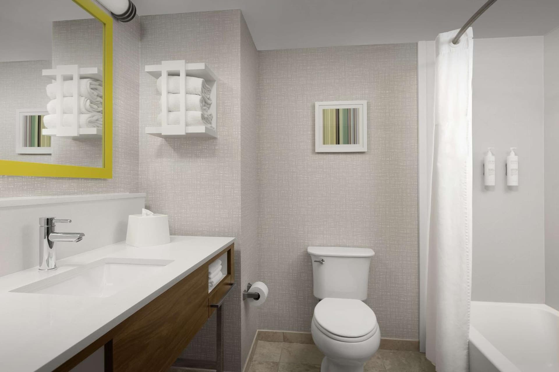 Hampton Inn & Suites Orlando North Altamonte Springs gallery photo in Orlando, FL — image 8