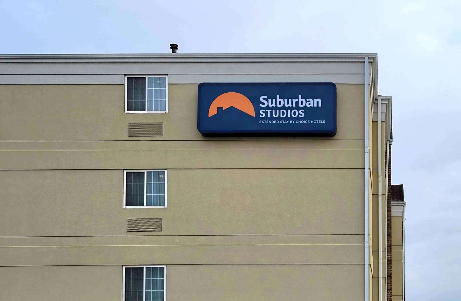 Suburban Studios Waterloo interior in Waterloo, IA — gallery photo 2