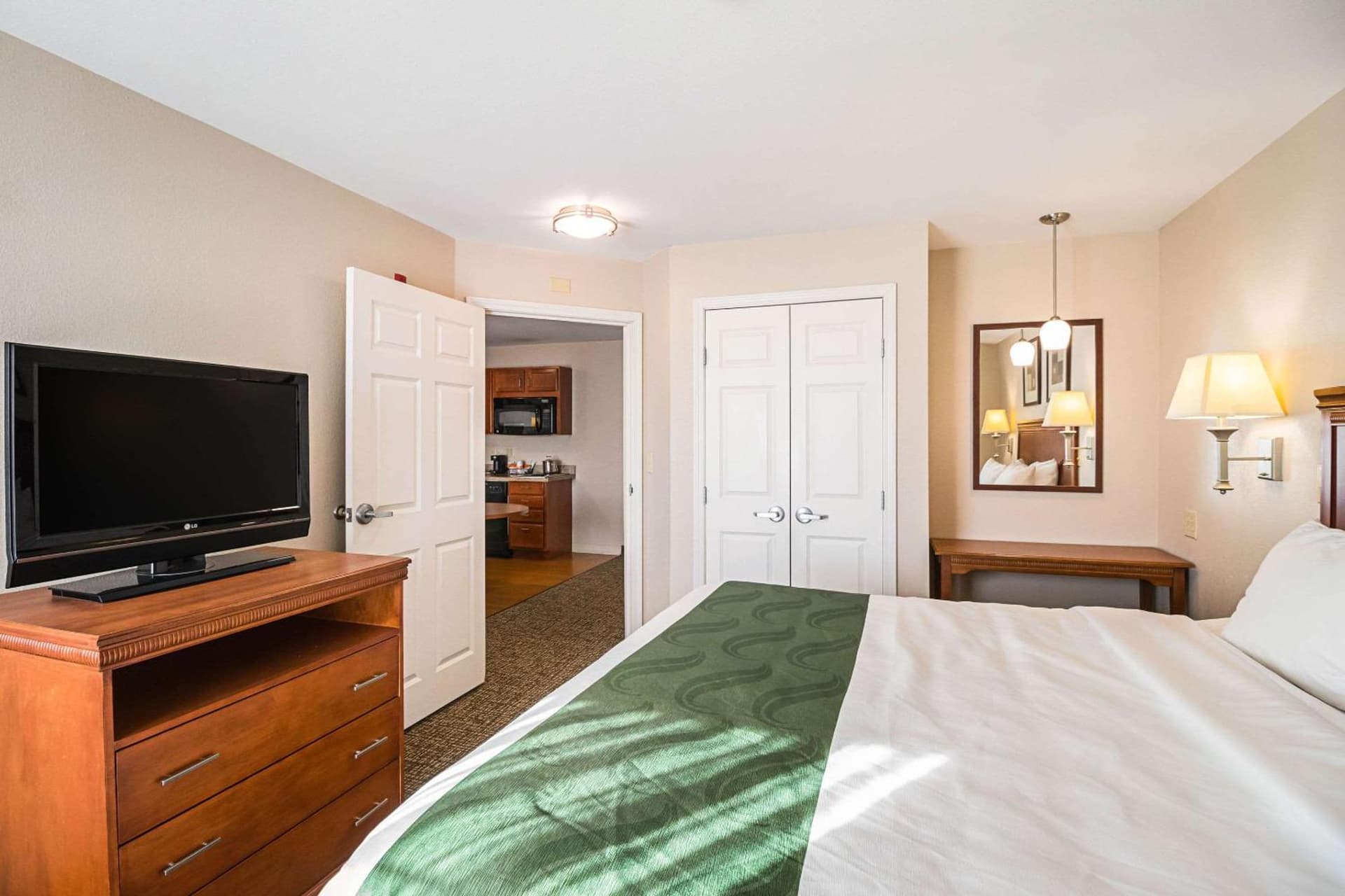 Suburban Studios Waterloo interior in Waterloo, IA — gallery photo 2