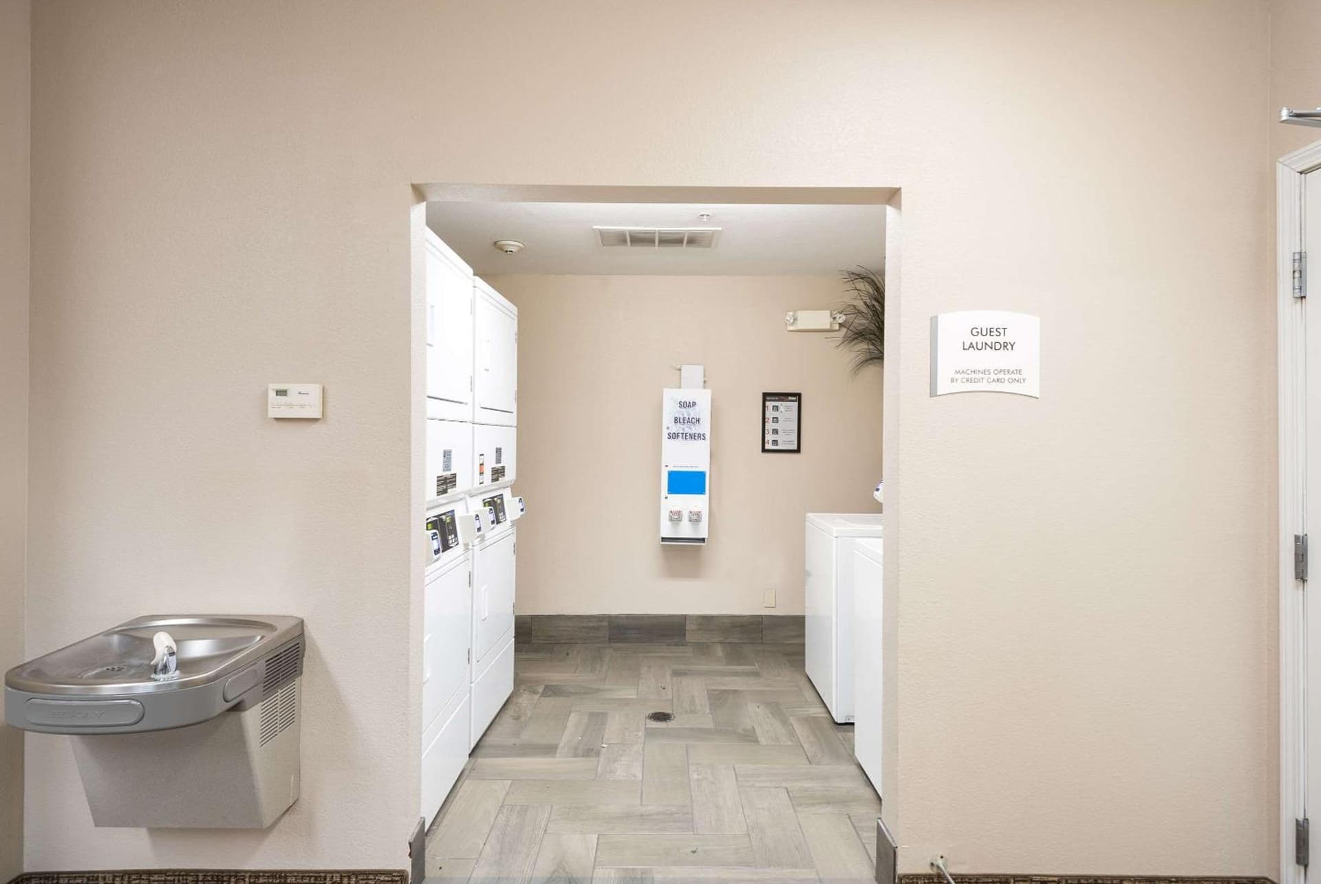 Suburban Studios Waterloo gallery photo in Waterloo, IA — image 41