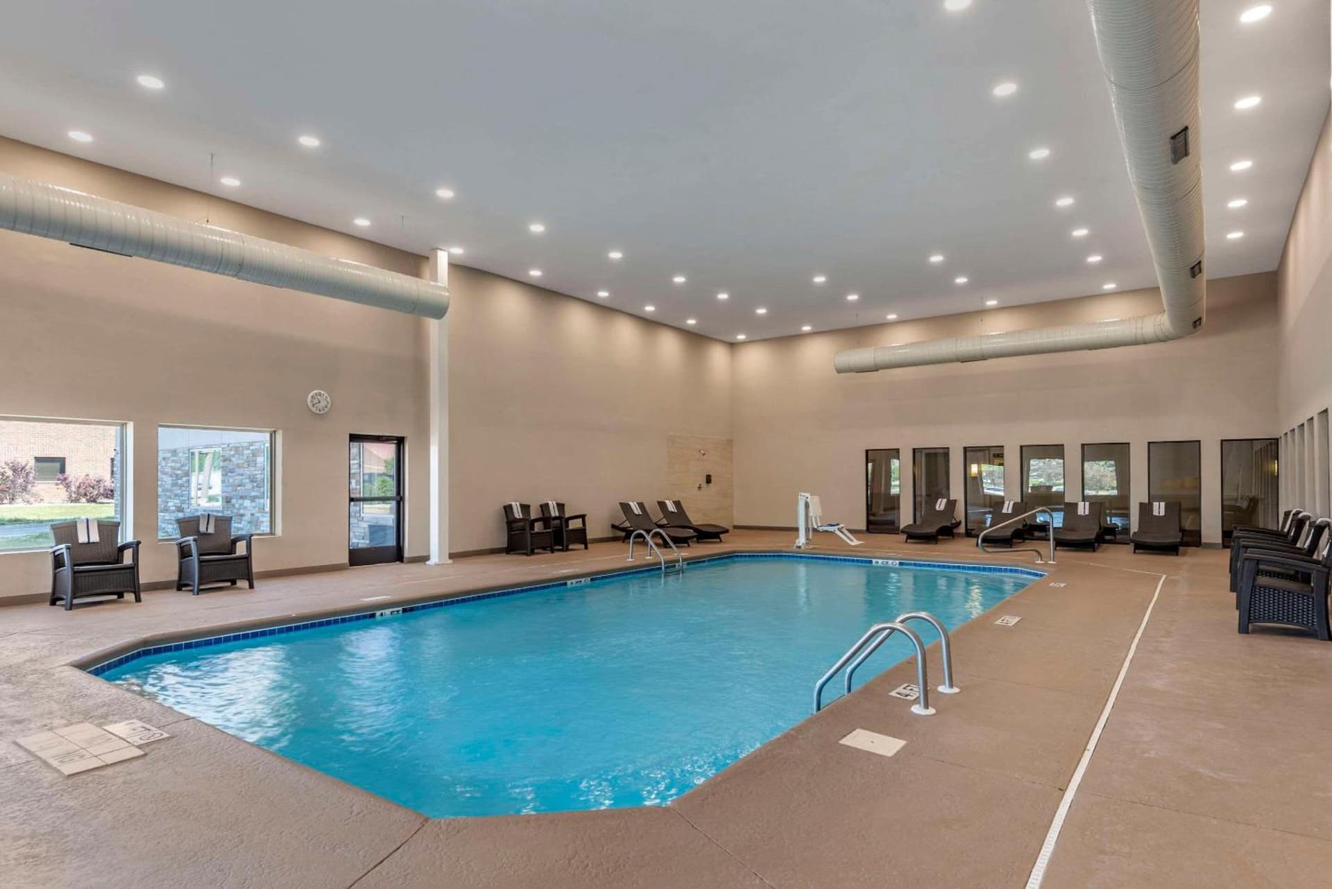 Comfort Suites Fort Wayne - Southwest gallery photo in Fort Wayne, IN — image 13