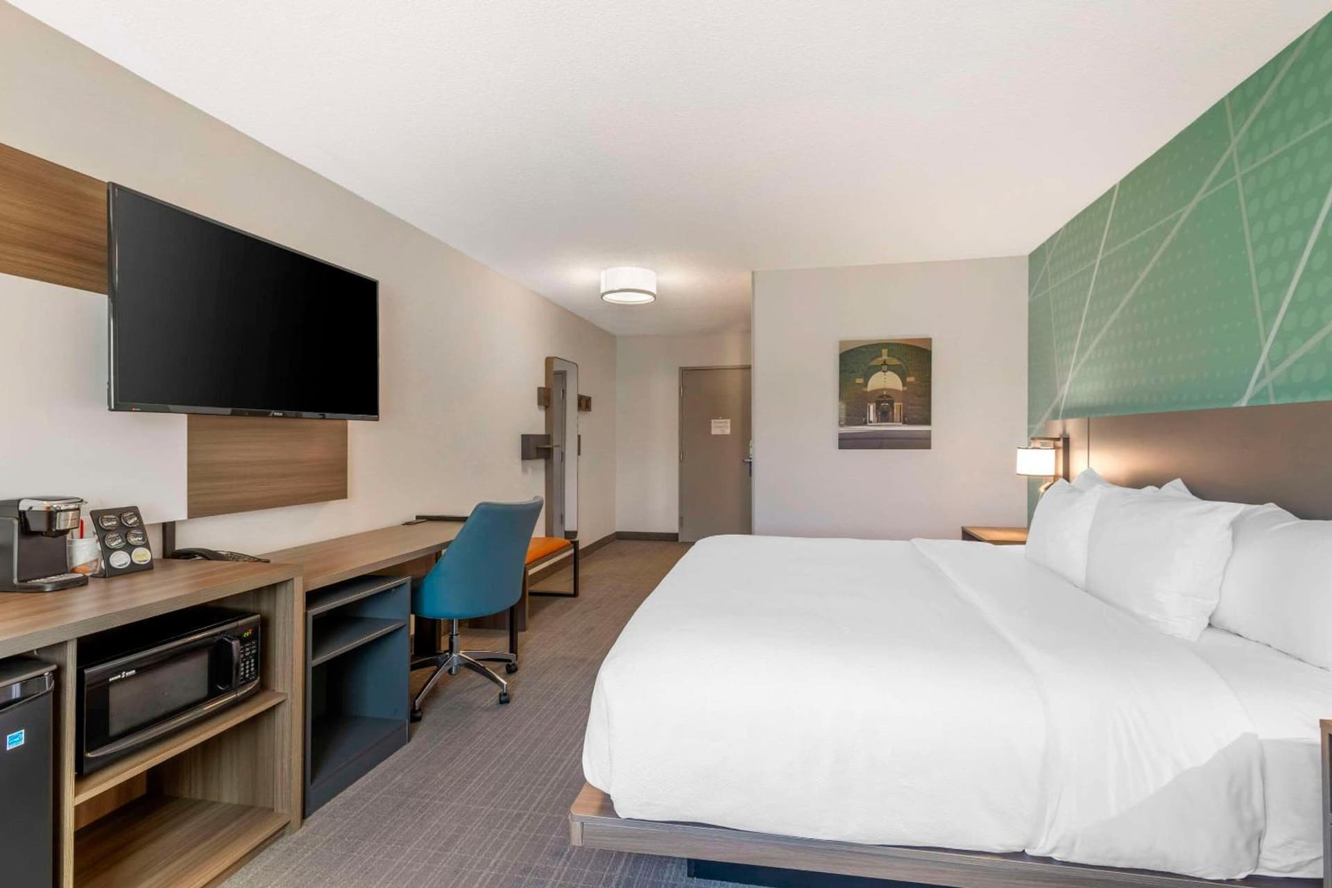 Comfort Inn & Suites Saratoga Springs gallery photo in Saratoga Springs, NY — image 16