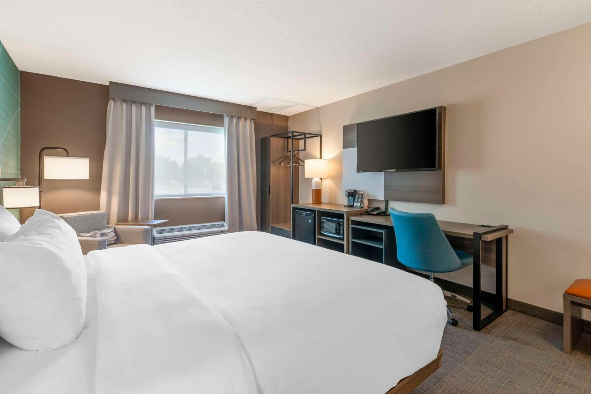 Comfort Inn & Suites Saratoga Springs gallery photo in Saratoga Springs, NY — image 4