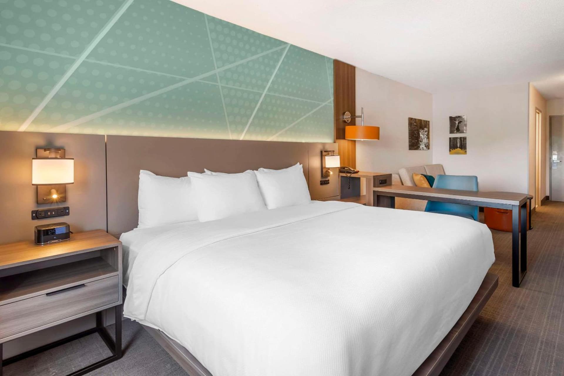 Comfort Inn & Suites Saratoga Springs gallery photo in Saratoga Springs, NY — image 10