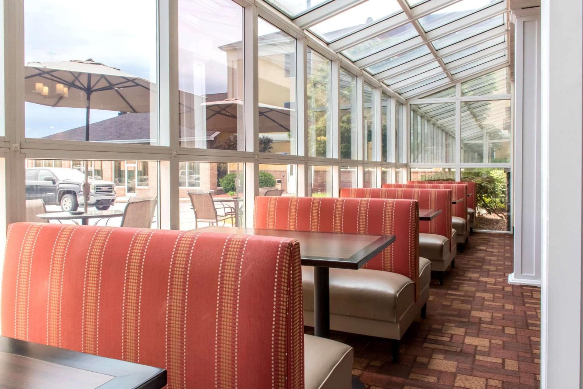 Comfort Suites Scranton near Montage Mountain gallery photo in Scranton, PA — image 48