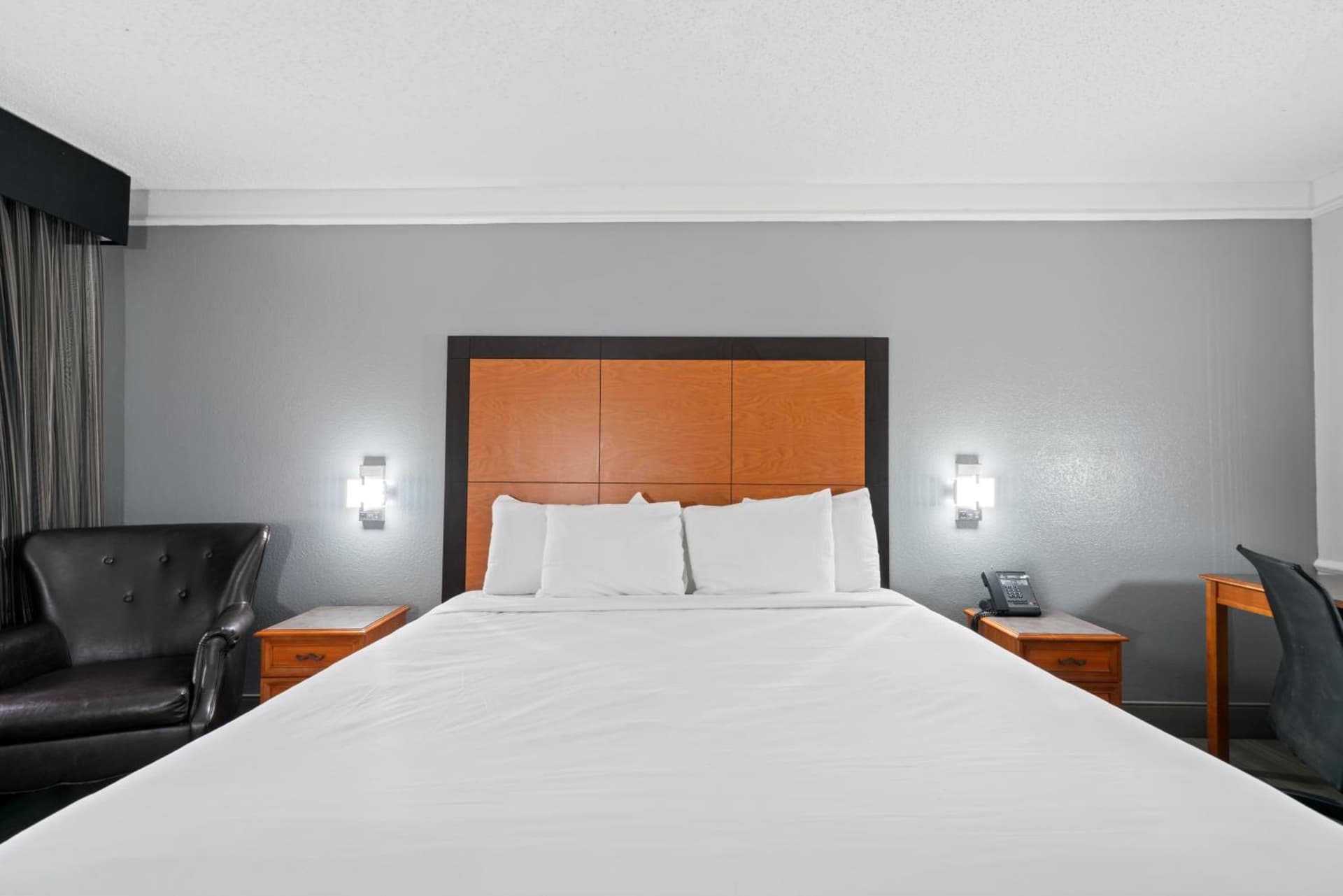 La Quinta Inn by Wyndham Corpus Christi North gallery photo in Corpus Christi, TX — image 61