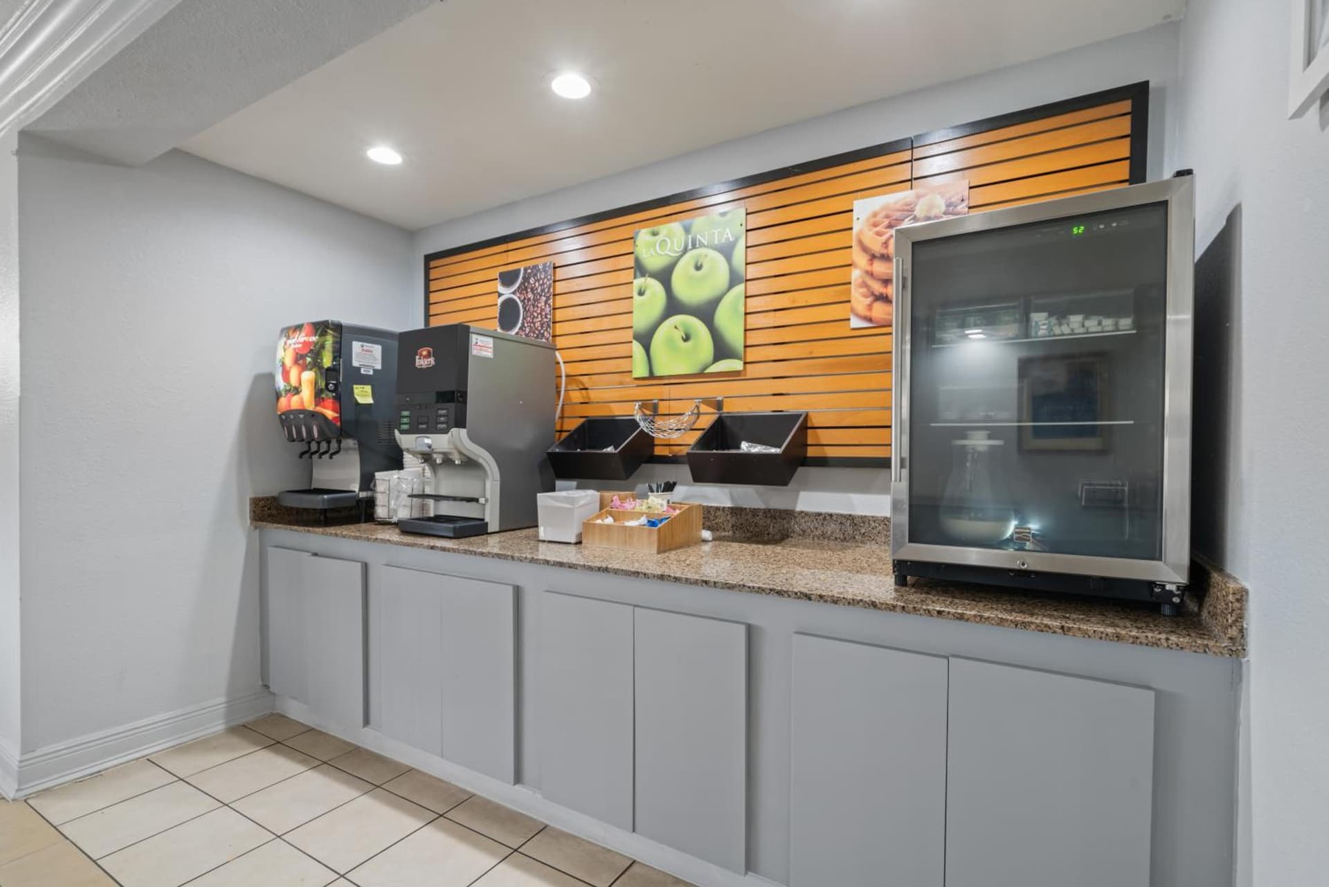 La Quinta Inn by Wyndham Corpus Christi North gallery photo in Corpus Christi, TX — image 29