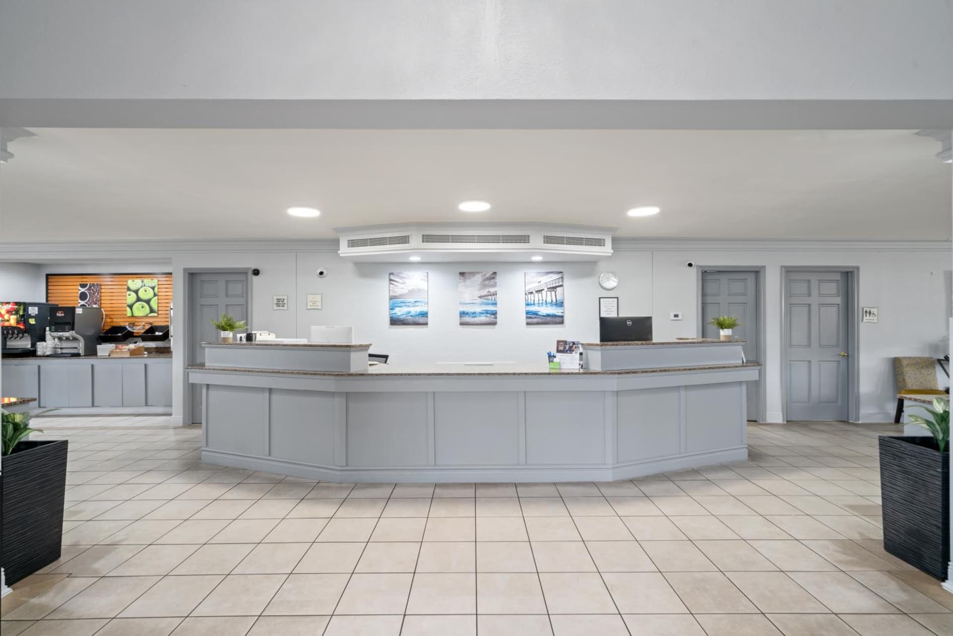 La Quinta Inn by Wyndham Corpus Christi North gallery photo in Corpus Christi, TX — image 74