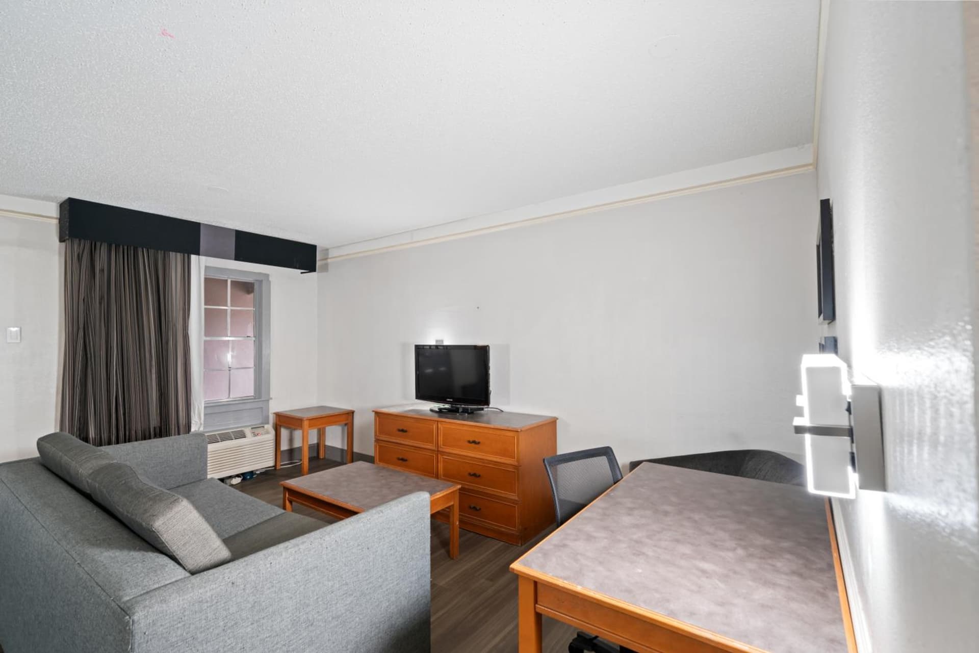 La Quinta Inn by Wyndham Corpus Christi North gallery photo in Corpus Christi, TX — image 101