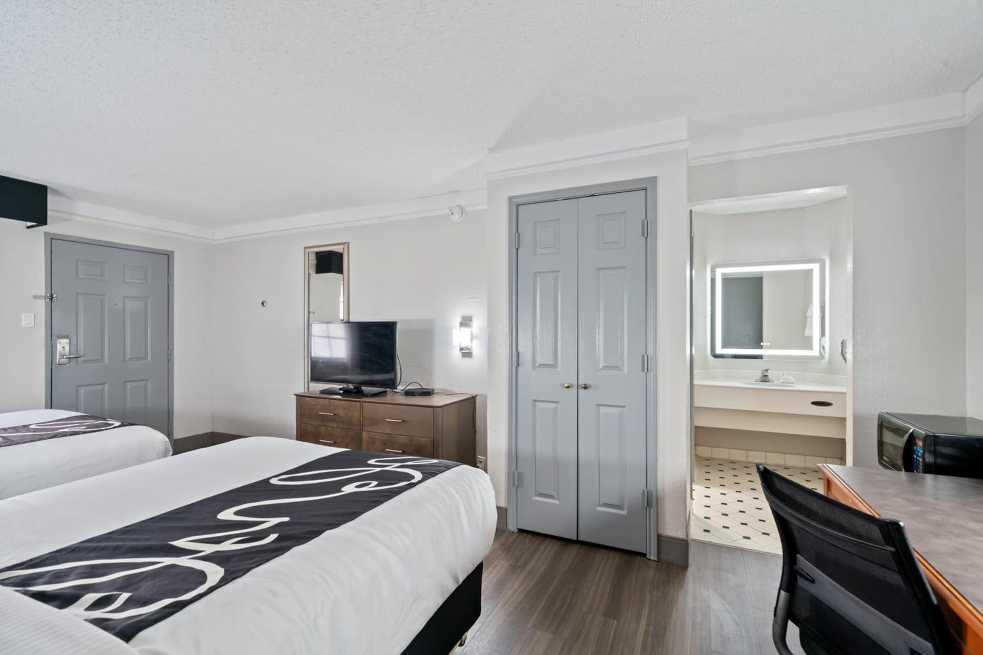 La Quinta Inn by Wyndham Corpus Christi North gallery photo in Corpus Christi, TX — image 77