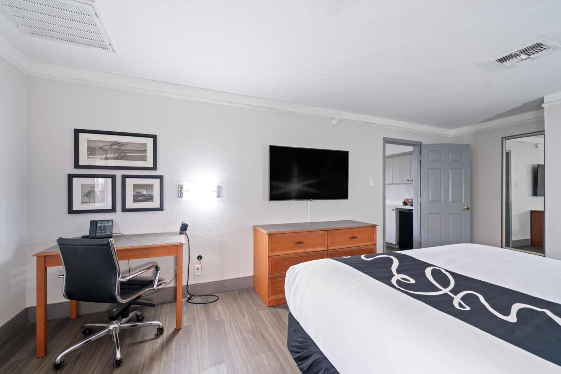 La Quinta Inn by Wyndham Corpus Christi North gallery photo in Corpus Christi, TX — image 117