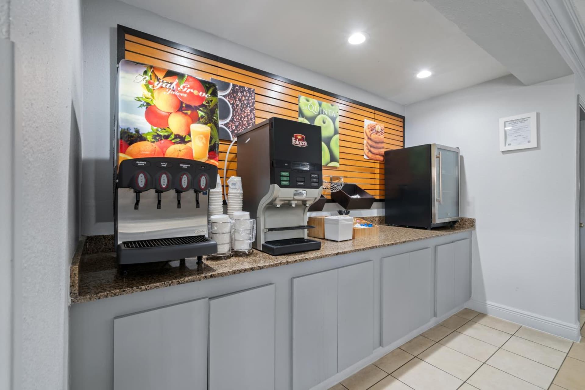La Quinta Inn by Wyndham Corpus Christi North gallery photo in Corpus Christi, TX — image 49