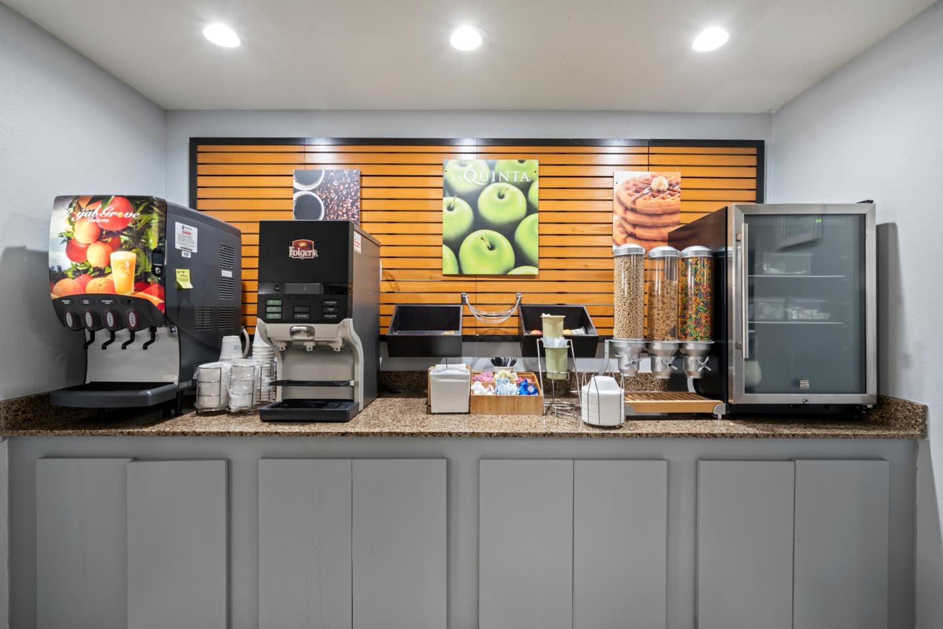 La Quinta Inn by Wyndham Corpus Christi North gallery photo in Corpus Christi, TX — image 126