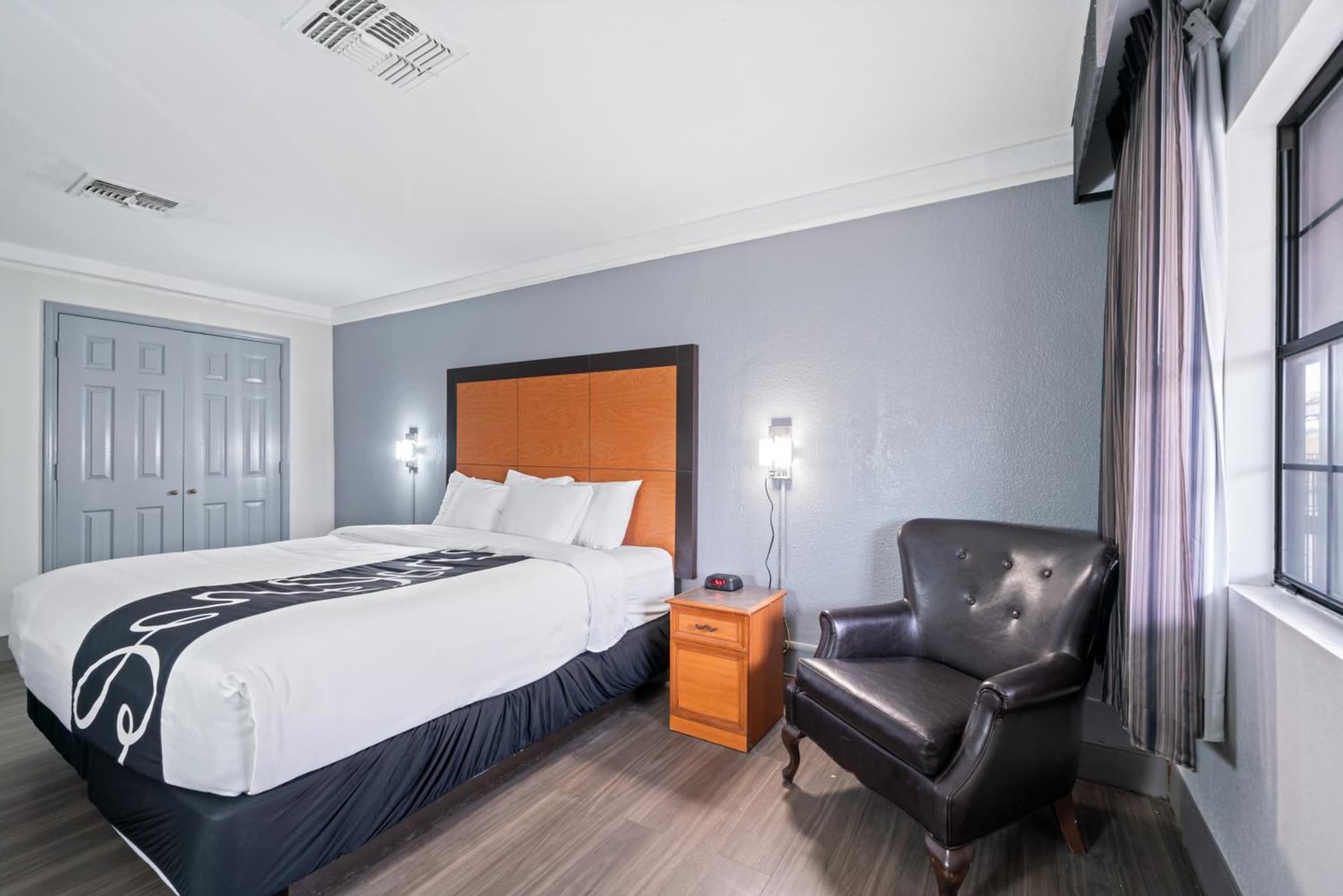 La Quinta Inn by Wyndham Corpus Christi North gallery photo in Corpus Christi, TX — image 111