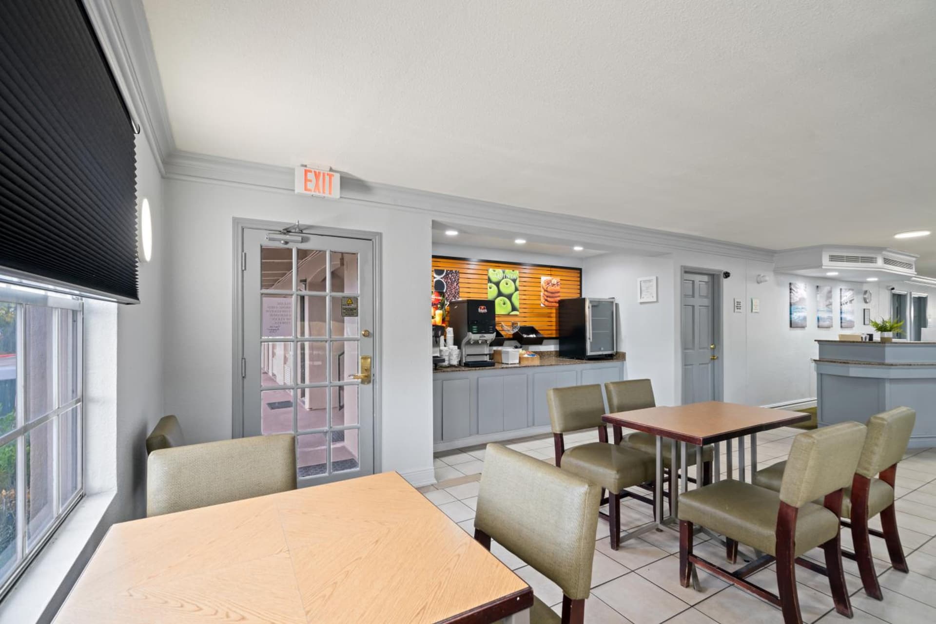 La Quinta Inn by Wyndham Corpus Christi North gallery photo in Corpus Christi, TX — image 86