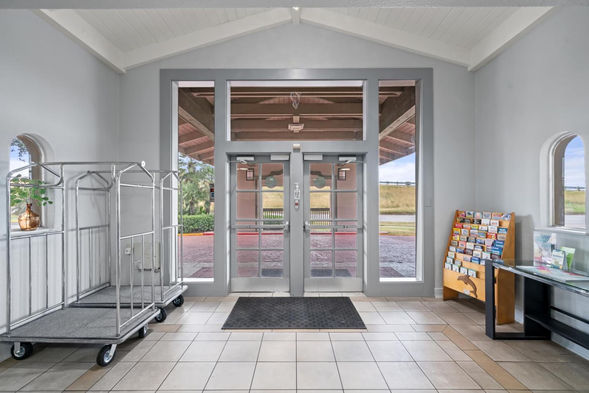 La Quinta Inn by Wyndham Corpus Christi North gallery photo in Corpus Christi, TX — image 102