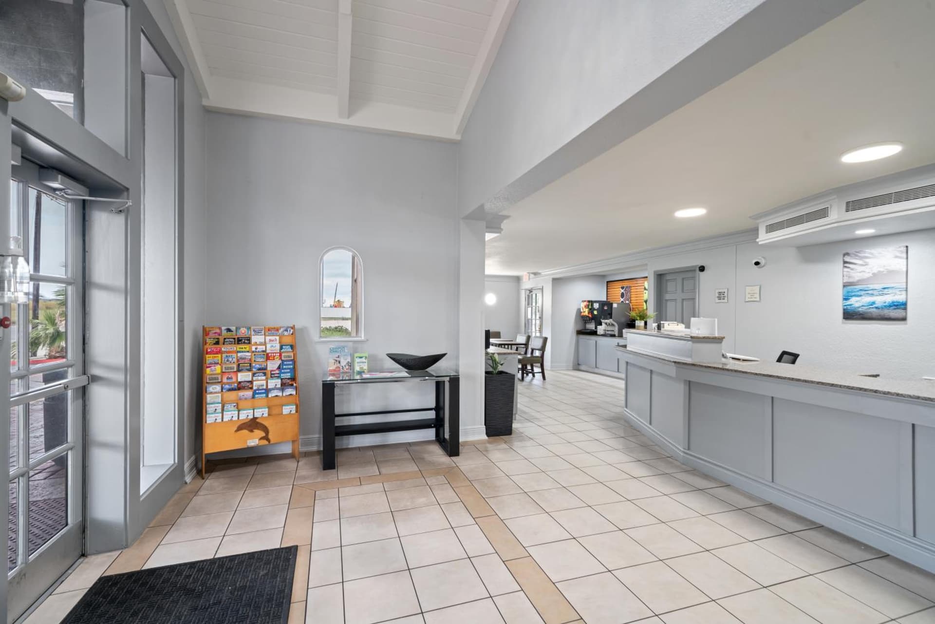 La Quinta Inn by Wyndham Corpus Christi North gallery photo in Corpus Christi, TX — image 128