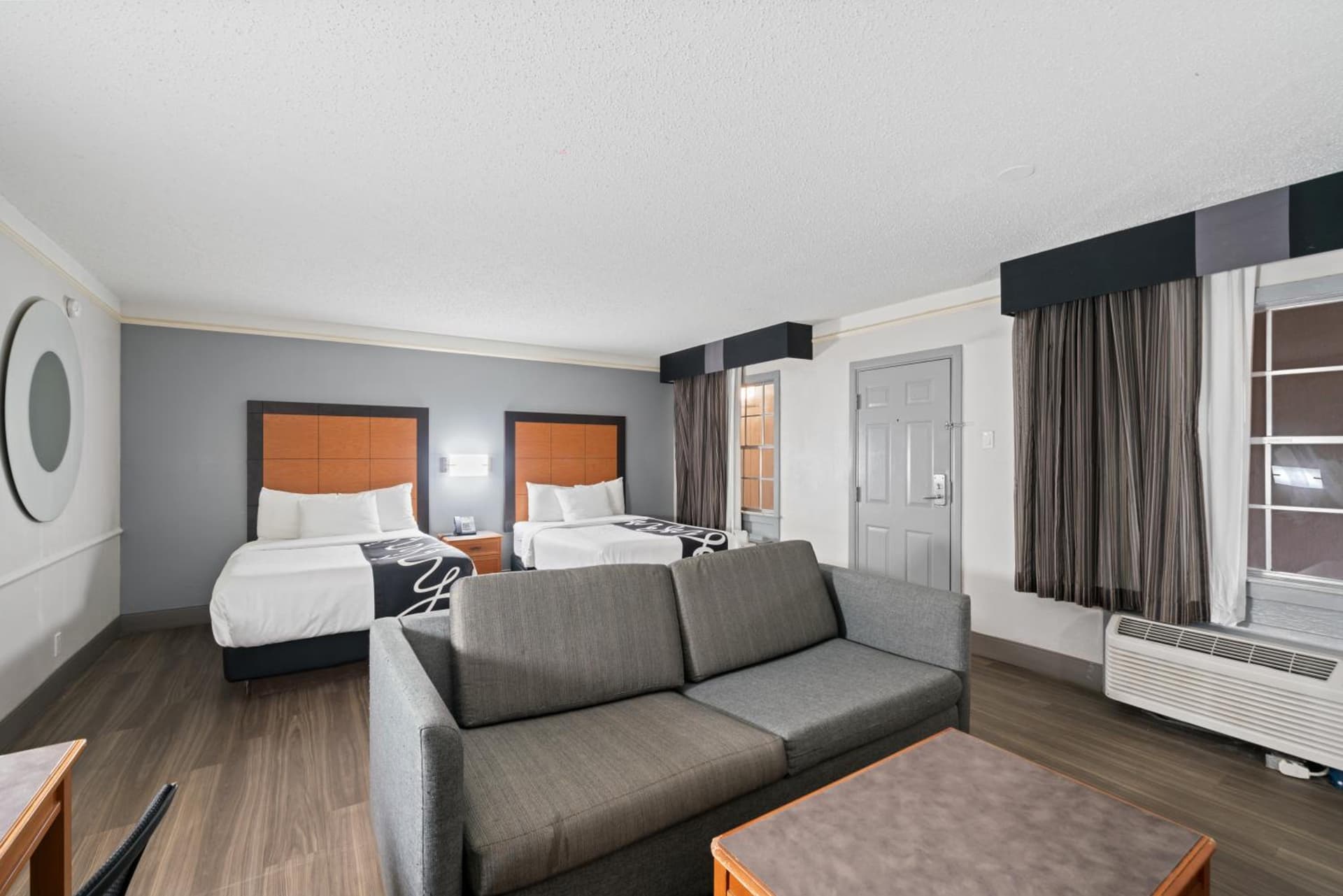 La Quinta Inn by Wyndham Corpus Christi North gallery photo in Corpus Christi, TX — image 94