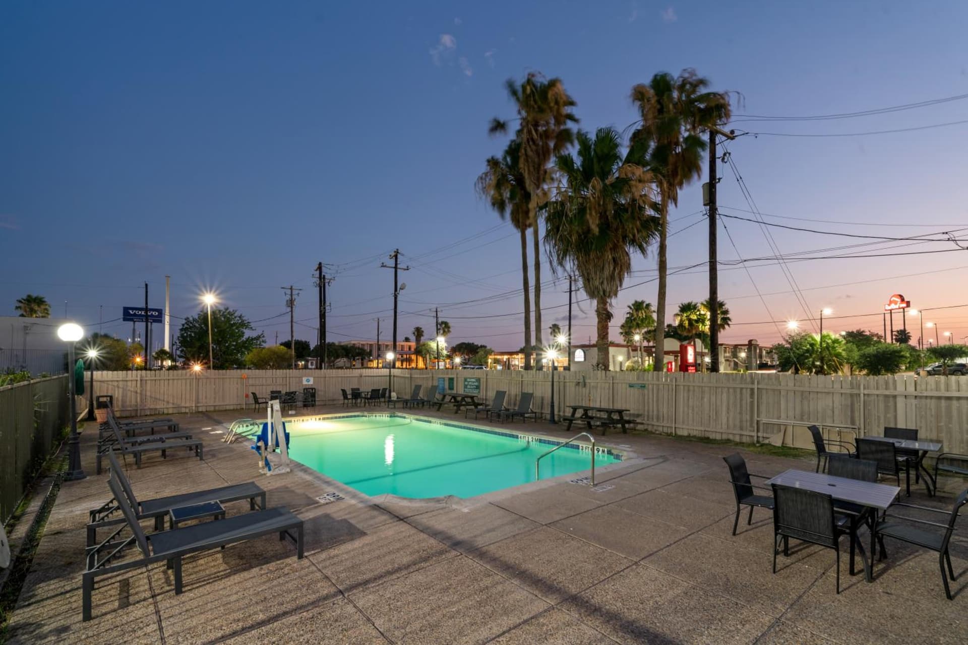 La Quinta Inn by Wyndham Corpus Christi North gallery photo in Corpus Christi, TX — image 39