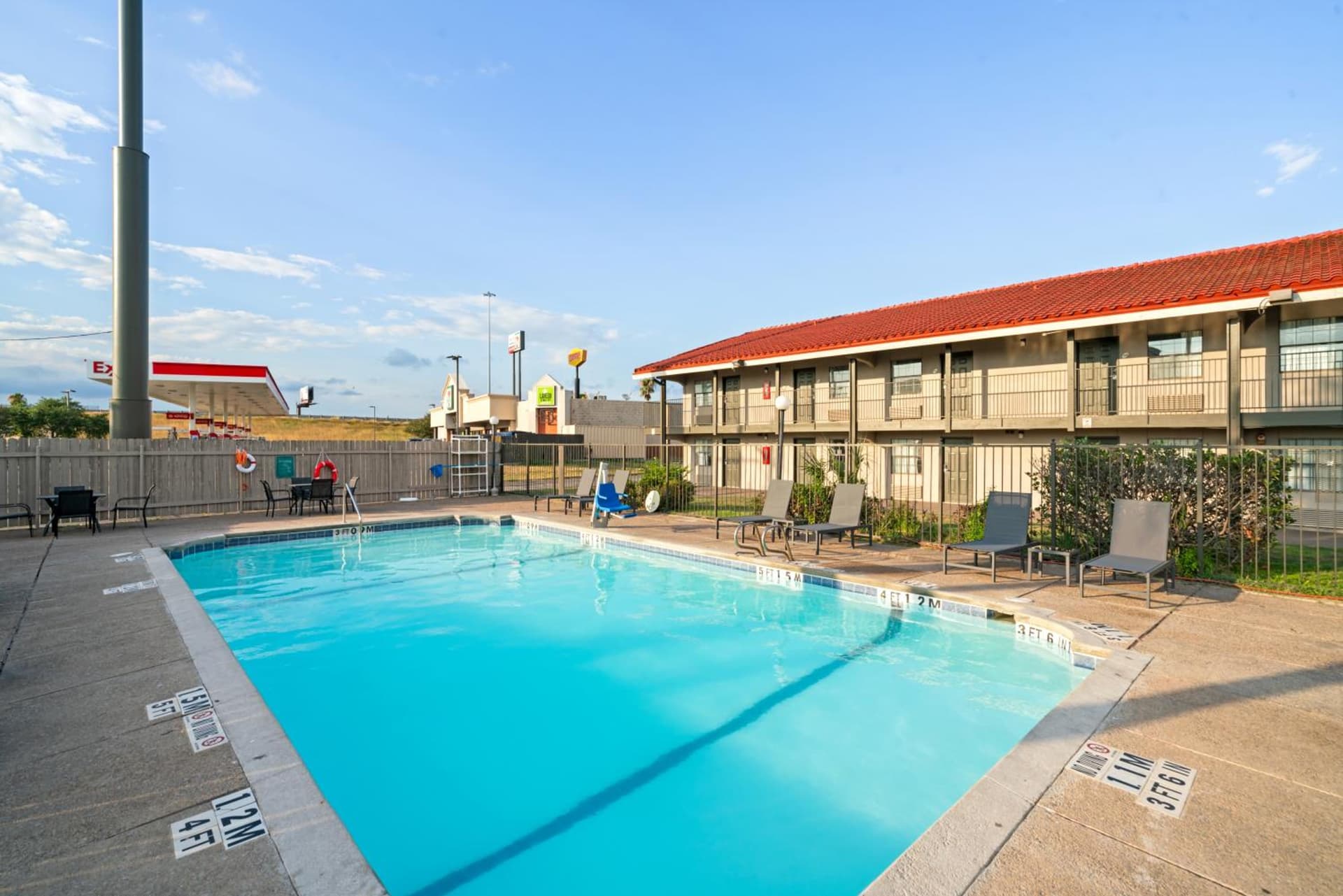 La Quinta Inn by Wyndham Corpus Christi North gallery photo in Corpus Christi, TX — image 67