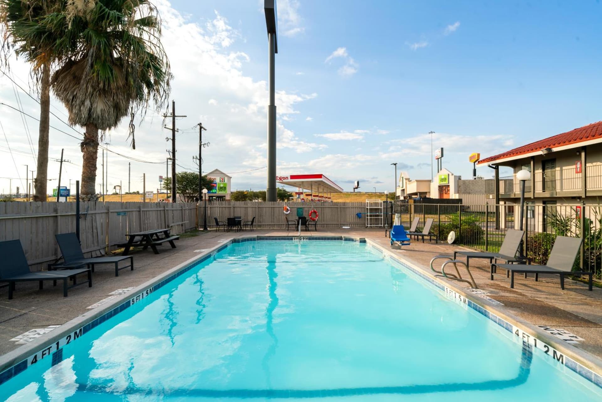 La Quinta Inn by Wyndham Corpus Christi North gallery photo in Corpus Christi, TX — image 121