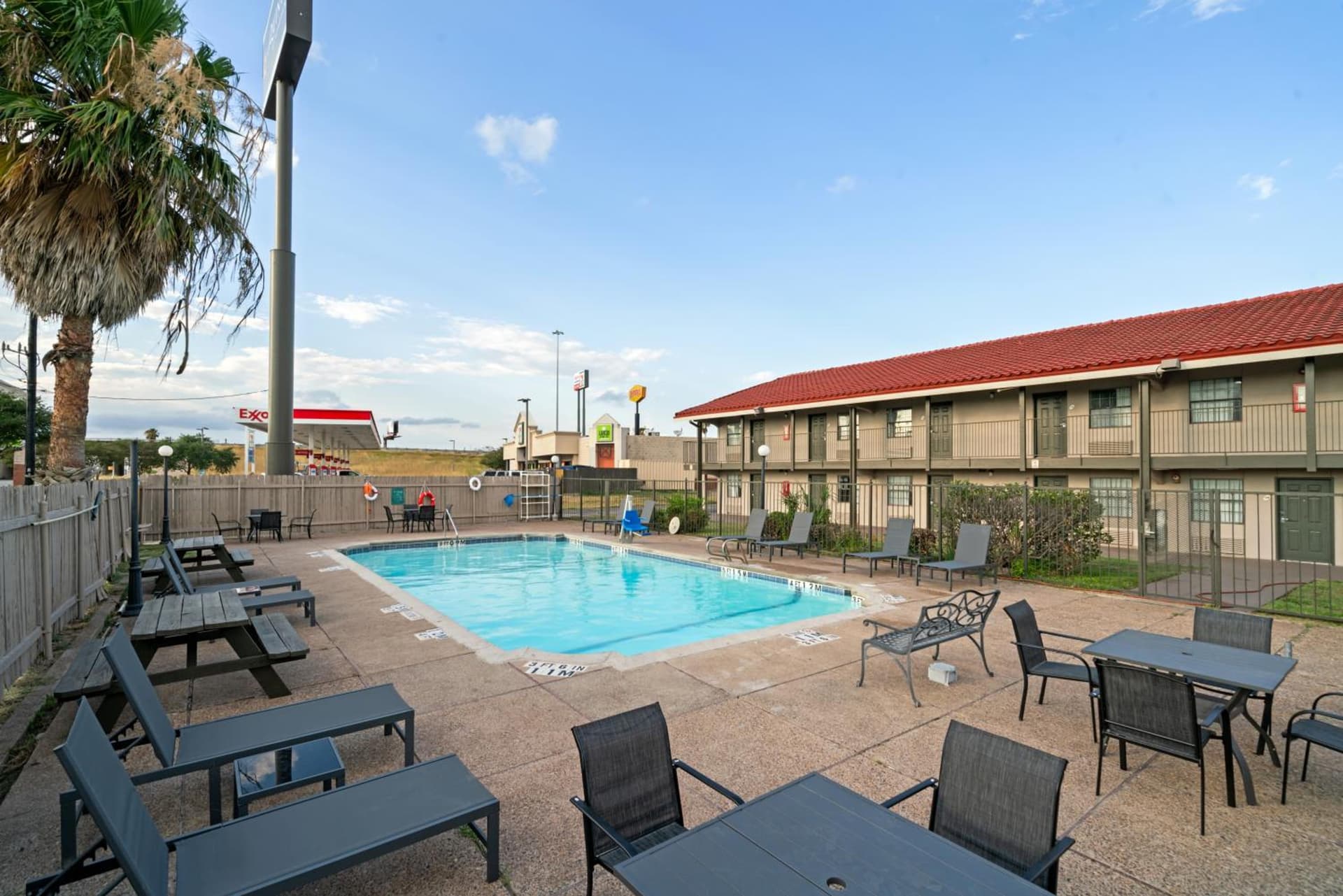 La Quinta Inn by Wyndham Corpus Christi North gallery photo in Corpus Christi, TX — image 106