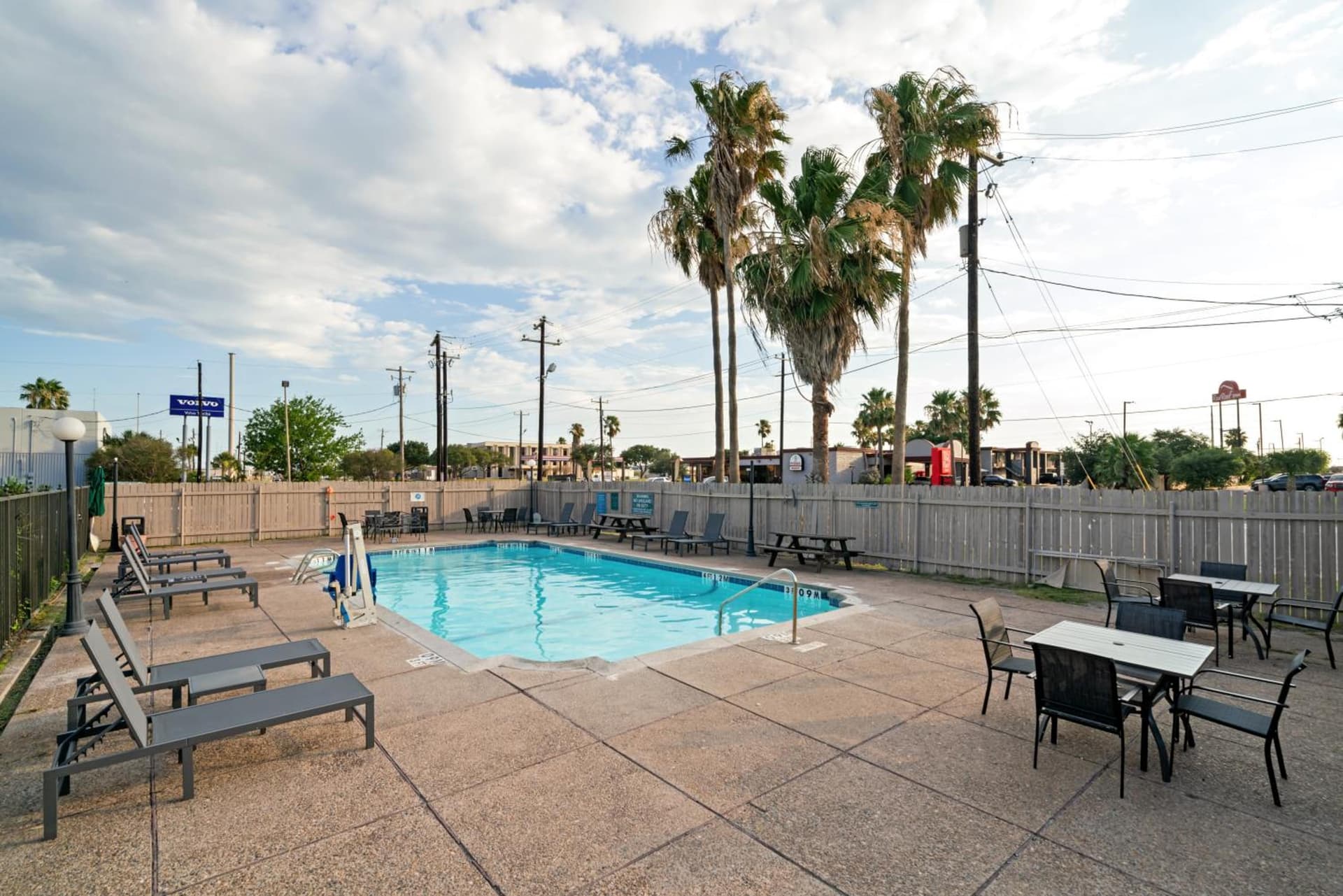La Quinta Inn by Wyndham Corpus Christi North gallery photo in Corpus Christi, TX — image 47