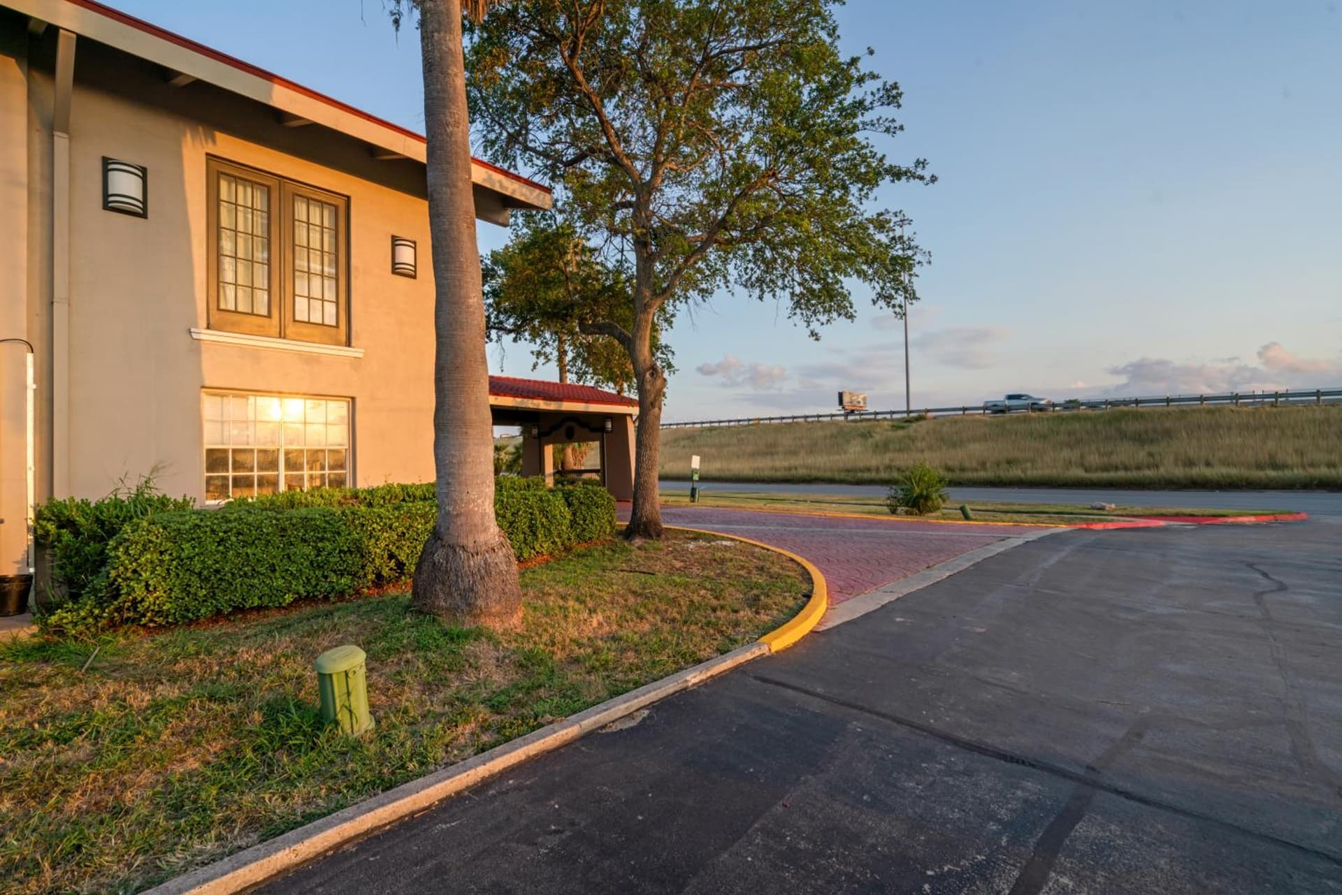 La Quinta Inn by Wyndham Corpus Christi North gallery photo in Corpus Christi, TX — image 71