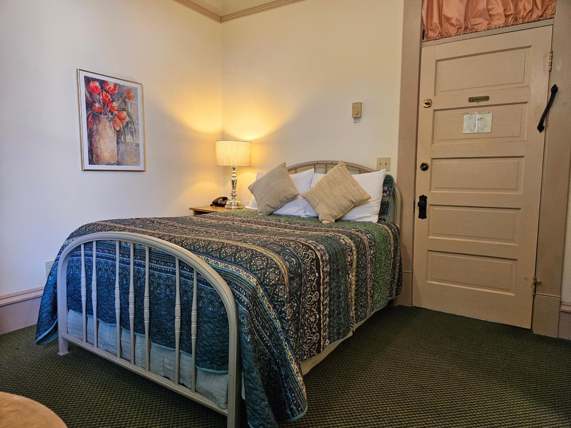 Hotel Planter gallery photo in La Conner, WA — image 54