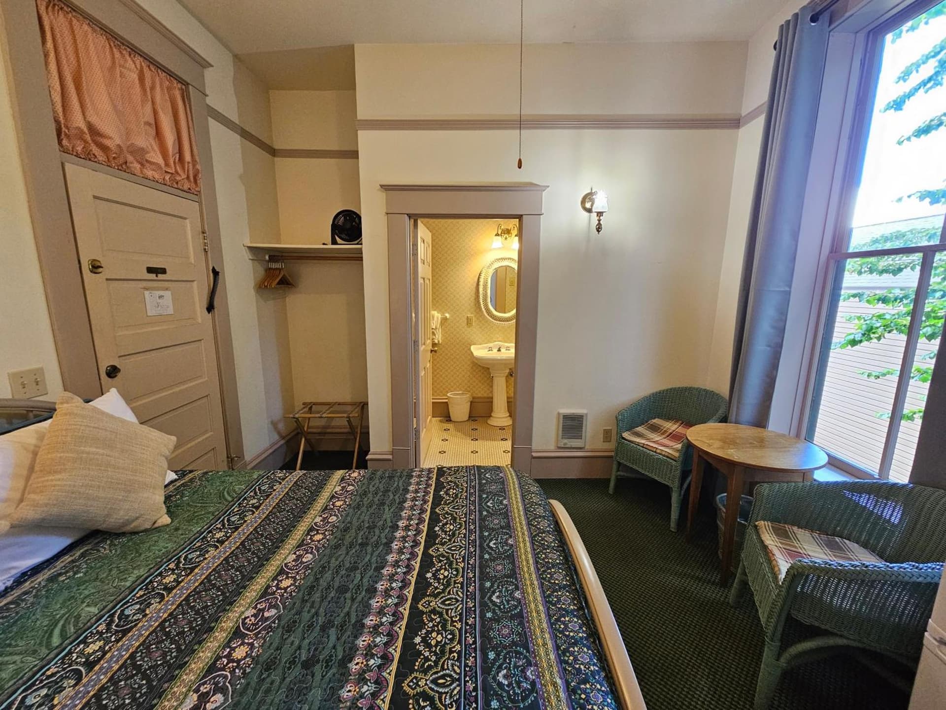 Hotel Planter gallery photo in La Conner, WA — image 21