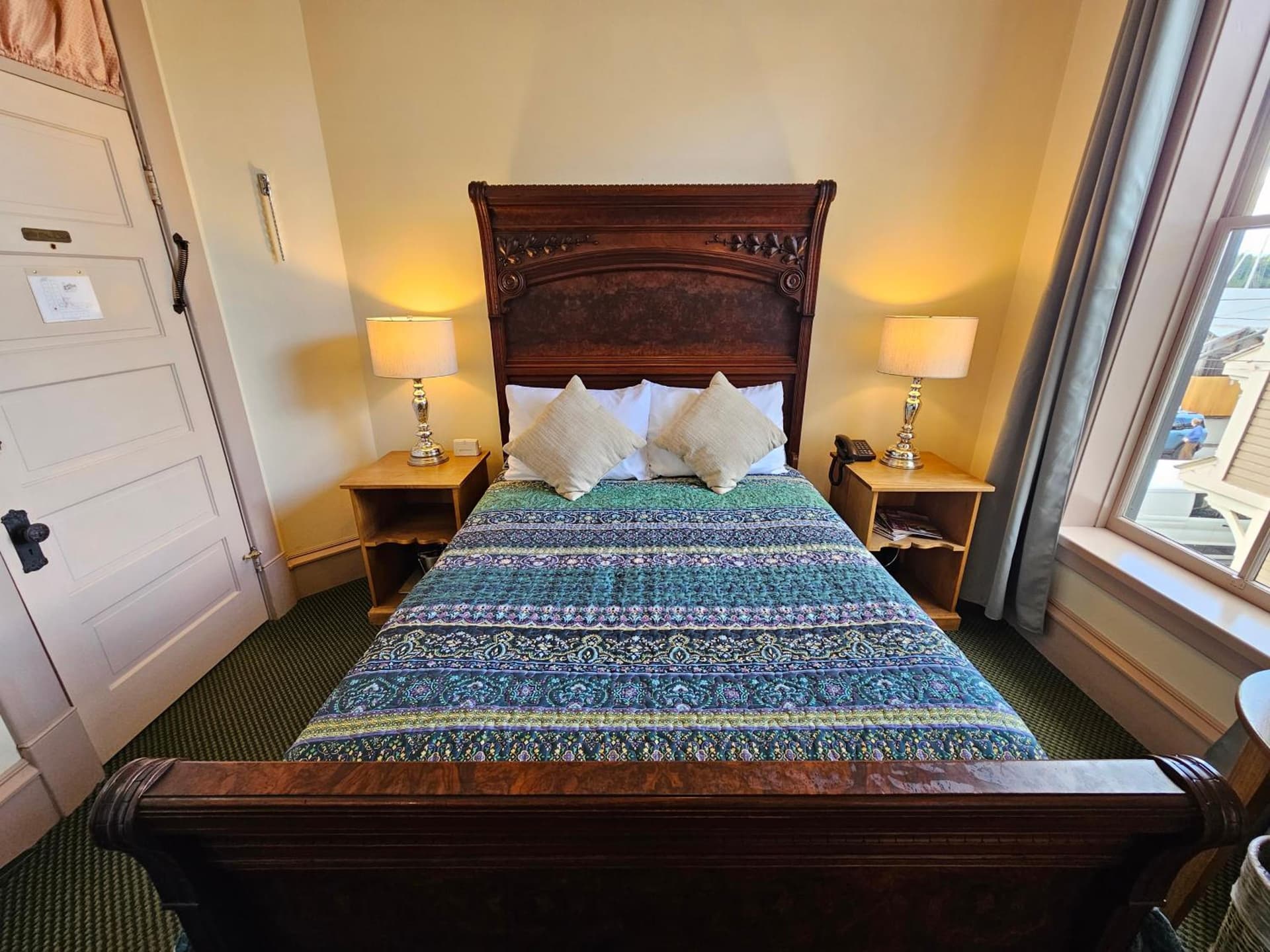Hotel Planter gallery photo in La Conner, WA — image 125