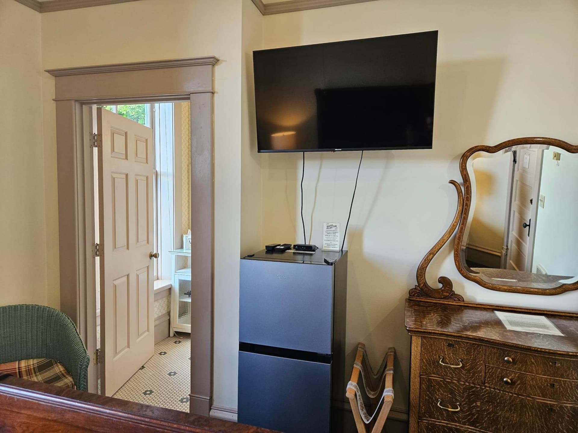 Hotel Planter gallery photo in La Conner, WA — image 80