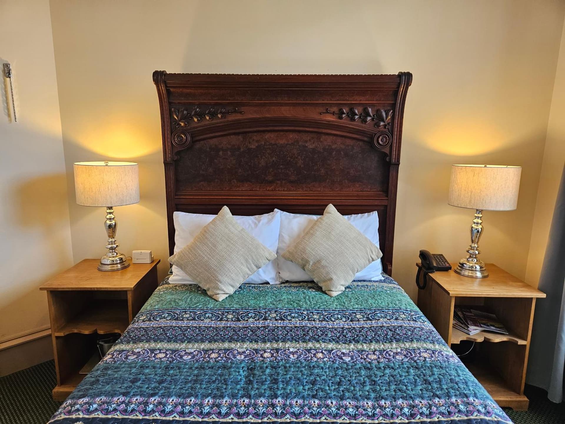 Hotel Planter gallery photo in La Conner, WA — image 70