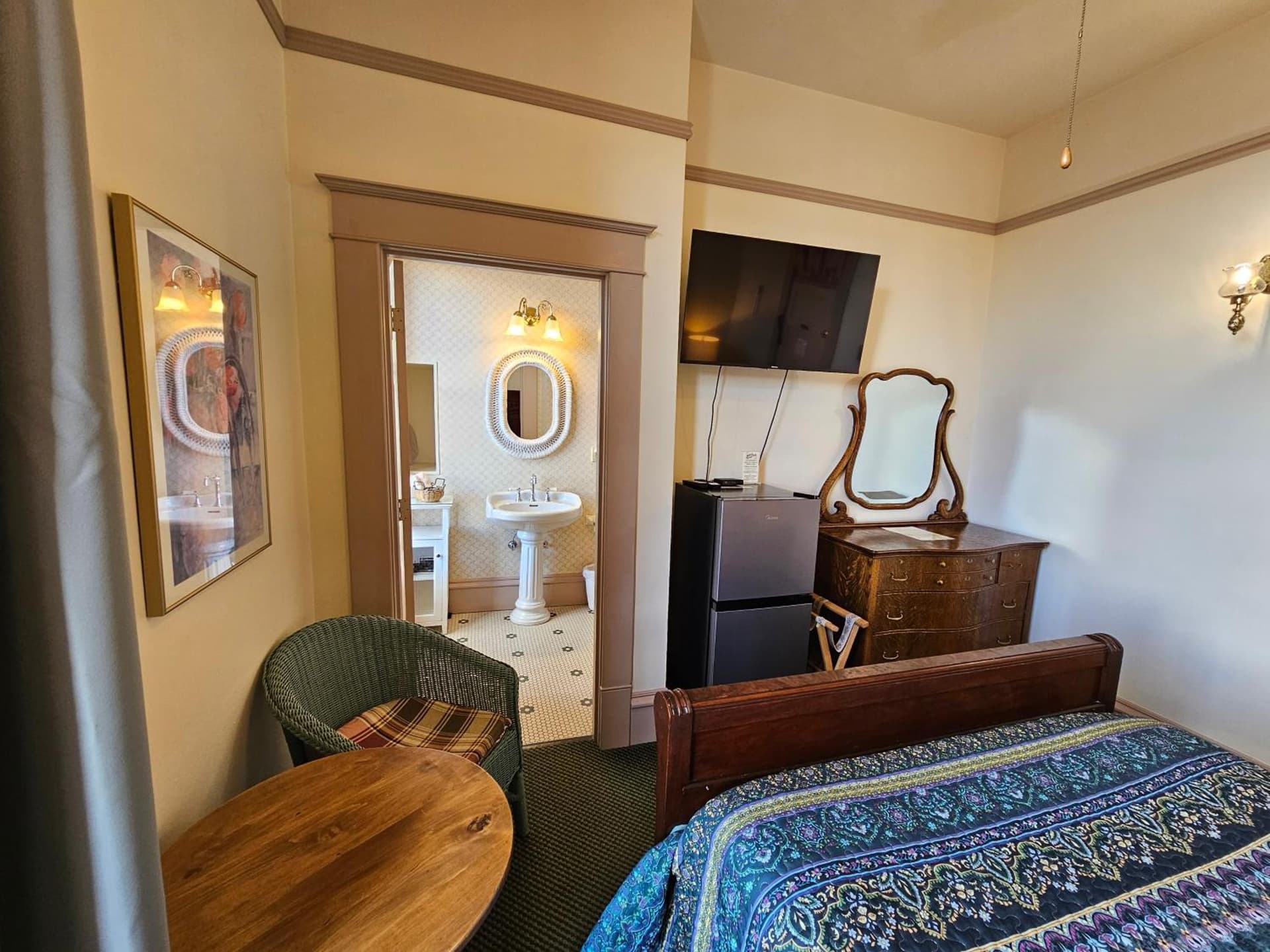 Hotel Planter gallery photo in La Conner, WA — image 32