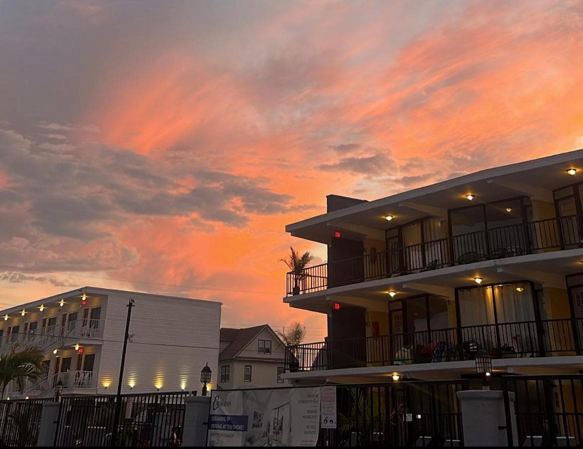 Settle In the Sun at The Carideon Family Resort — hotel in North Wildwood, New Jersey
