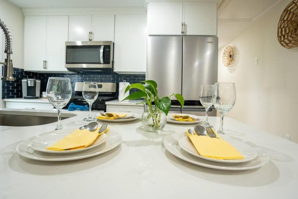 80-3 3BR Boston - Cozy Apt near Dorchester Center property views in Boston, MA — gallery photo 3