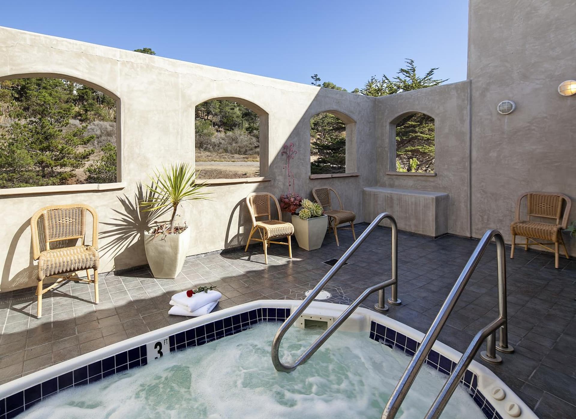 El Colibri Hotel & Spa gallery photo in Cambria, CA — image 22