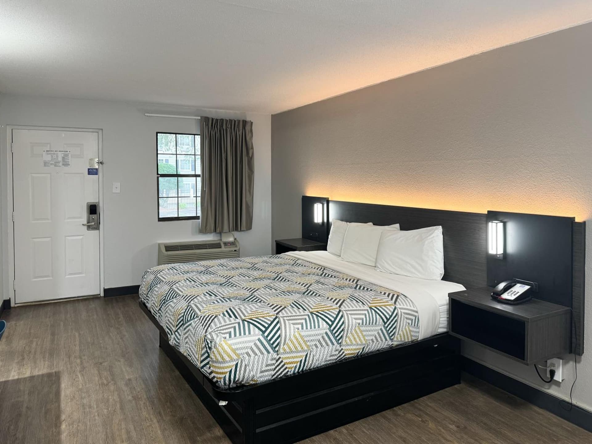 Motel 6 Huntsville AL University Dr. gallery photo in Huntsville, AL — image 10