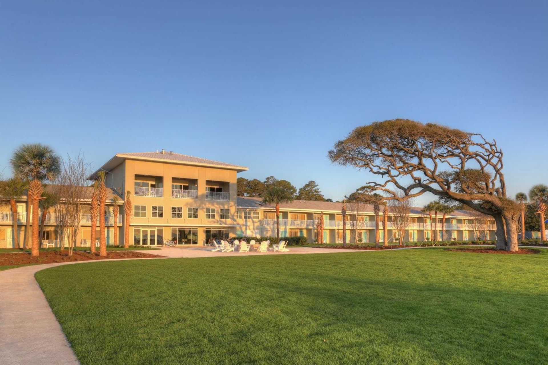 Holiday Inn Resort Jekyll Island by IHG featured exterior or lobby in Jekyll Island, GA — similar hotel
