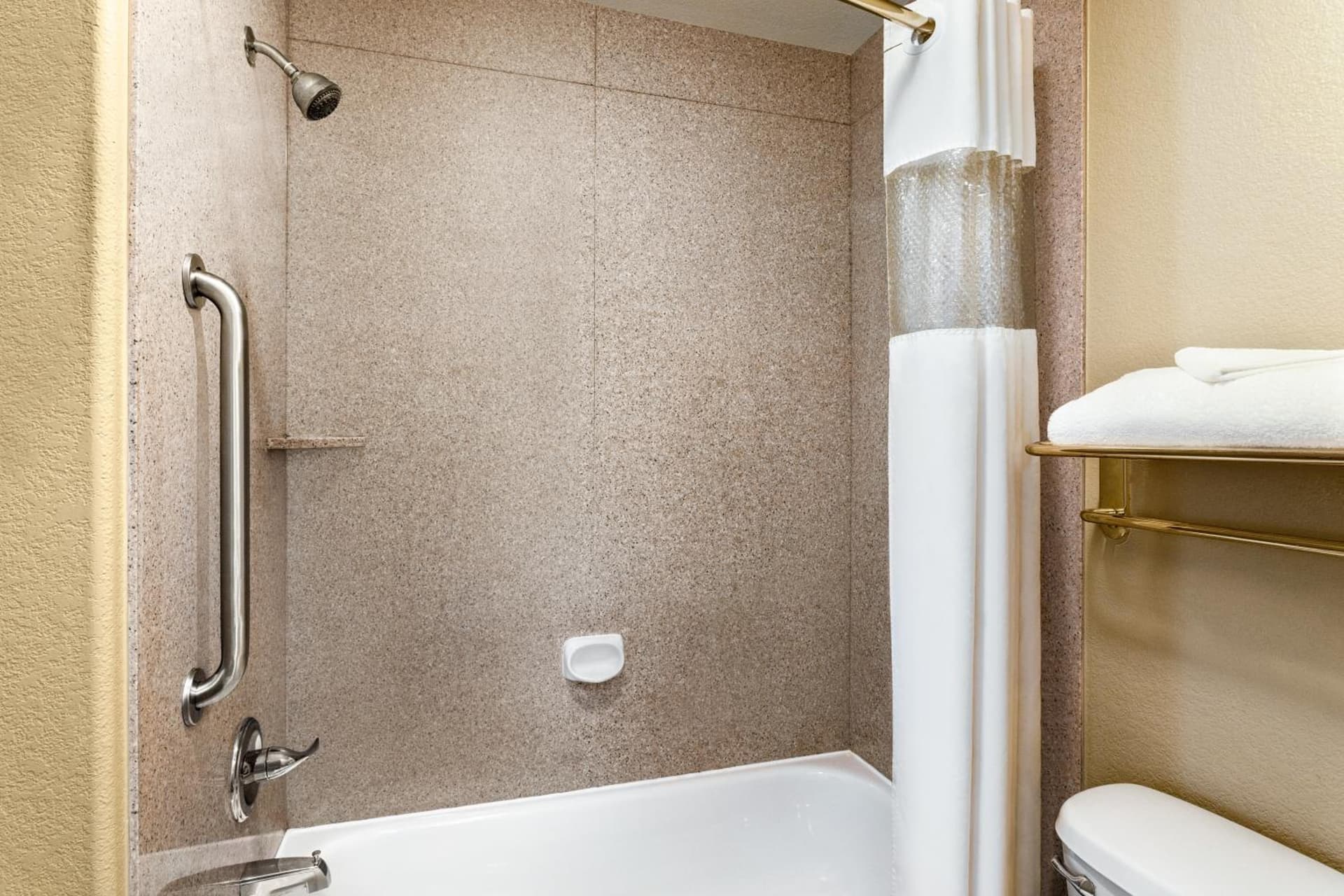 Baymont by Wyndham Wichita Falls interior in Wichita Falls, TX — gallery photo 2