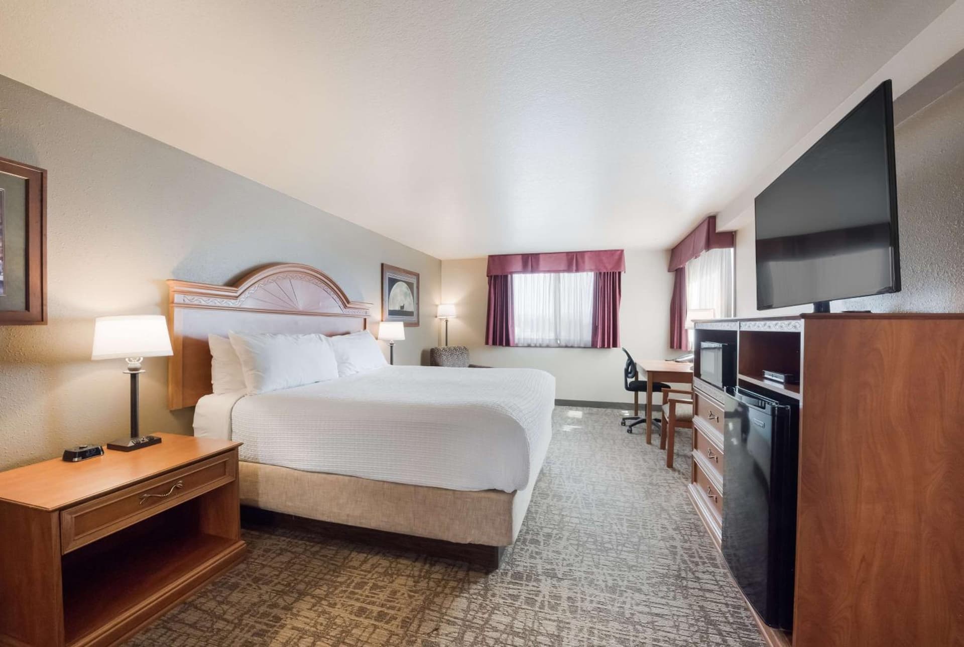 Best Western Bidarka Inn property views in Homer, AK — gallery photo 3