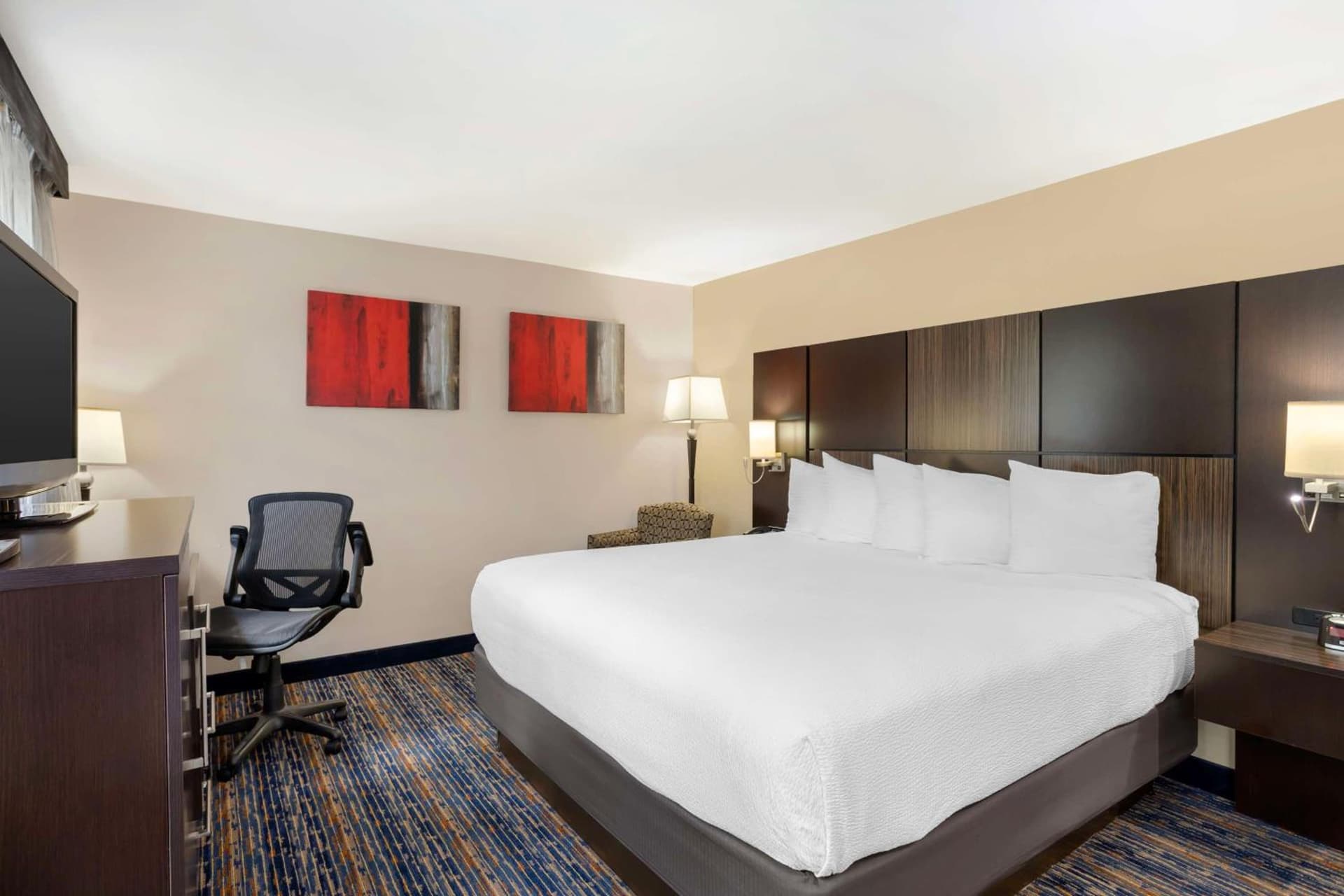 Best Western Plus Fairfield Hotel interior in Fairfield, CT — gallery photo 2