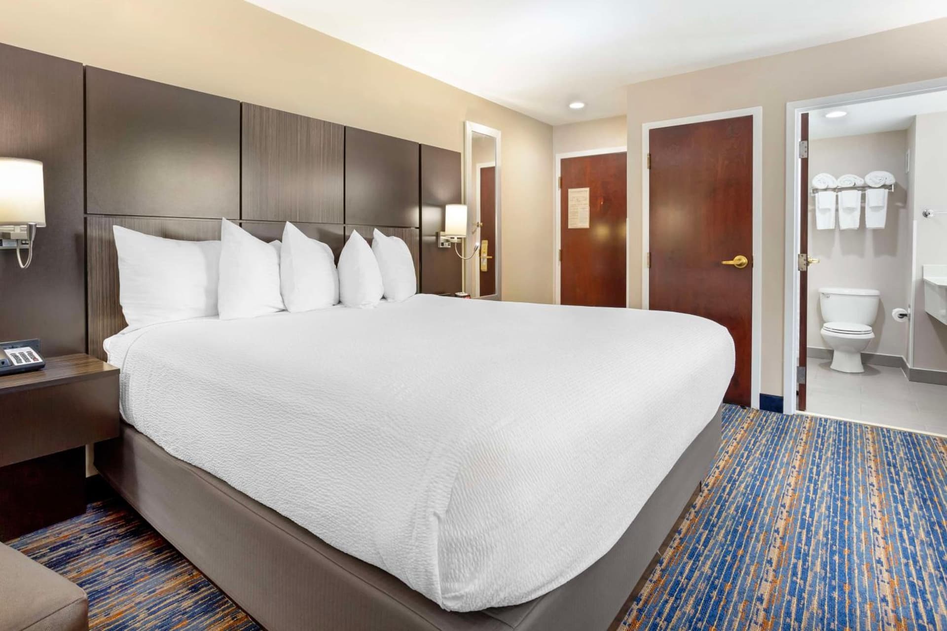 Best Western Plus Fairfield Hotel interior in Fairfield, CT — gallery photo 2