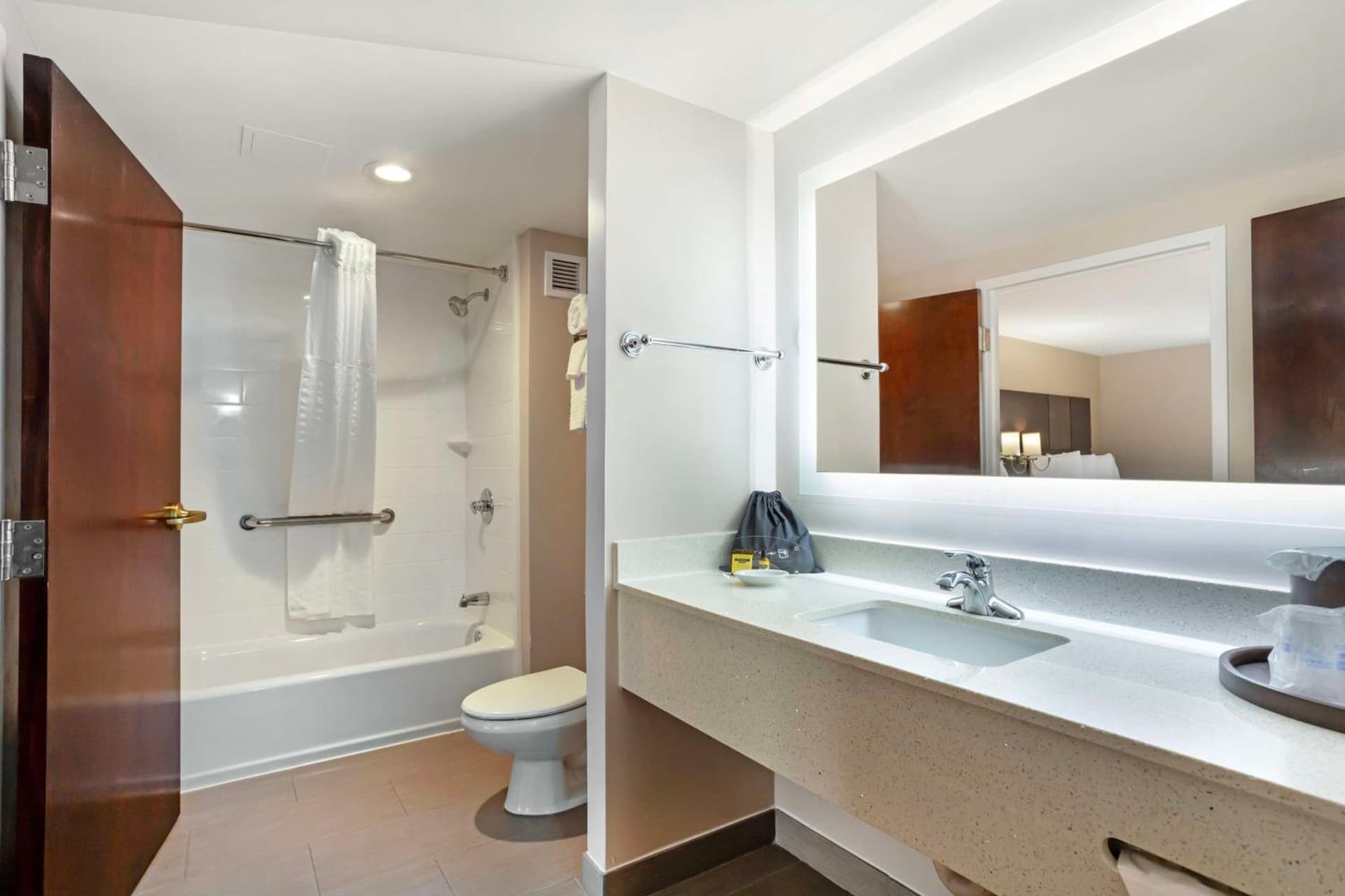 Best Western Plus Fairfield Hotel gallery photo in Fairfield, CT — image 35
